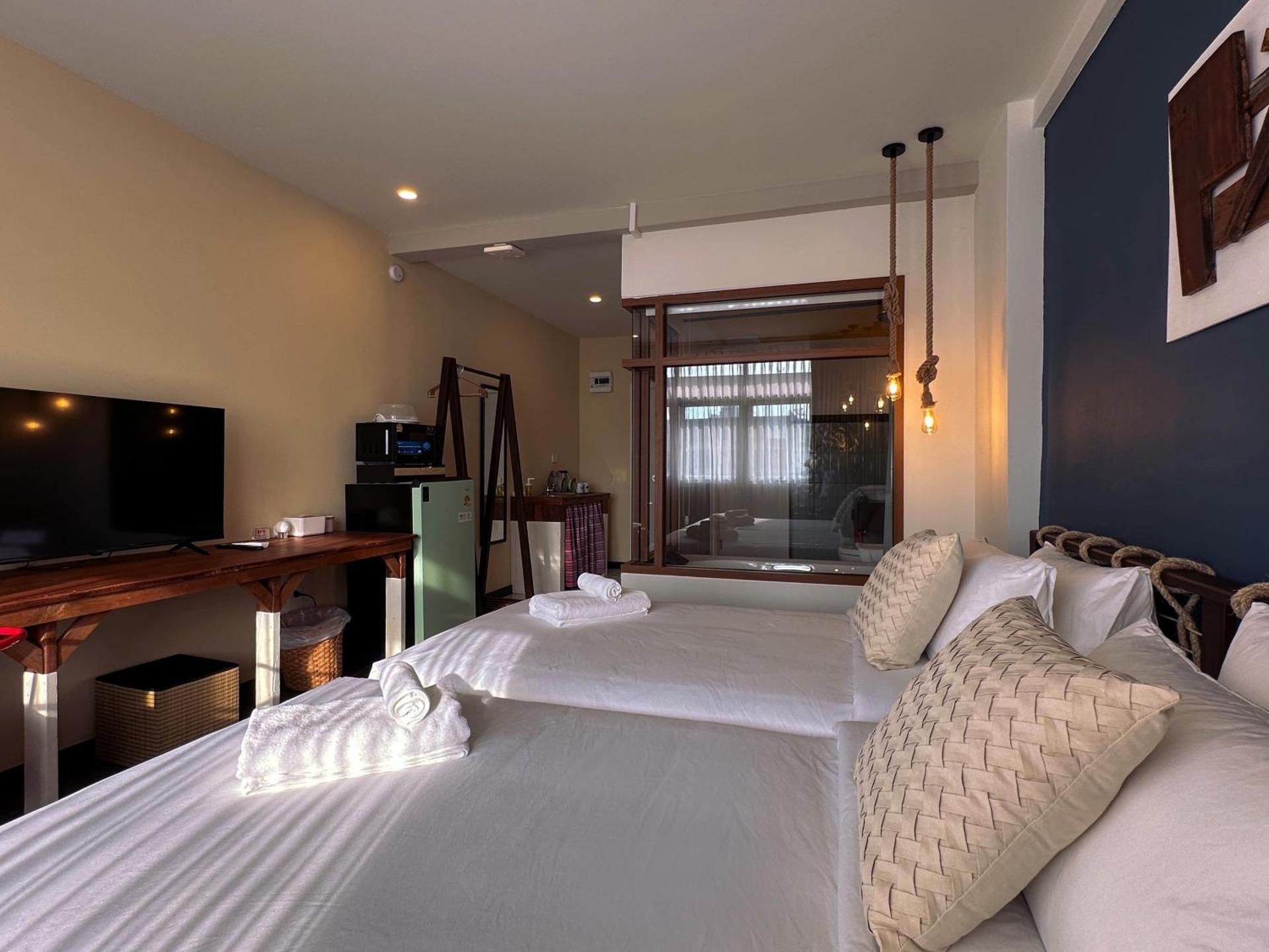 Deluxe Double or Twin Room with City View