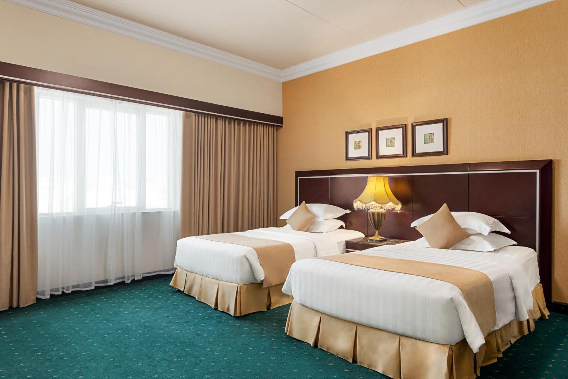 EXECUTIVE SUITE TWIN