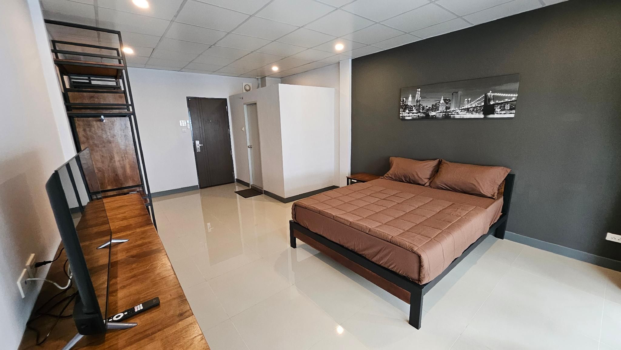 Studio - King Room with Balcony