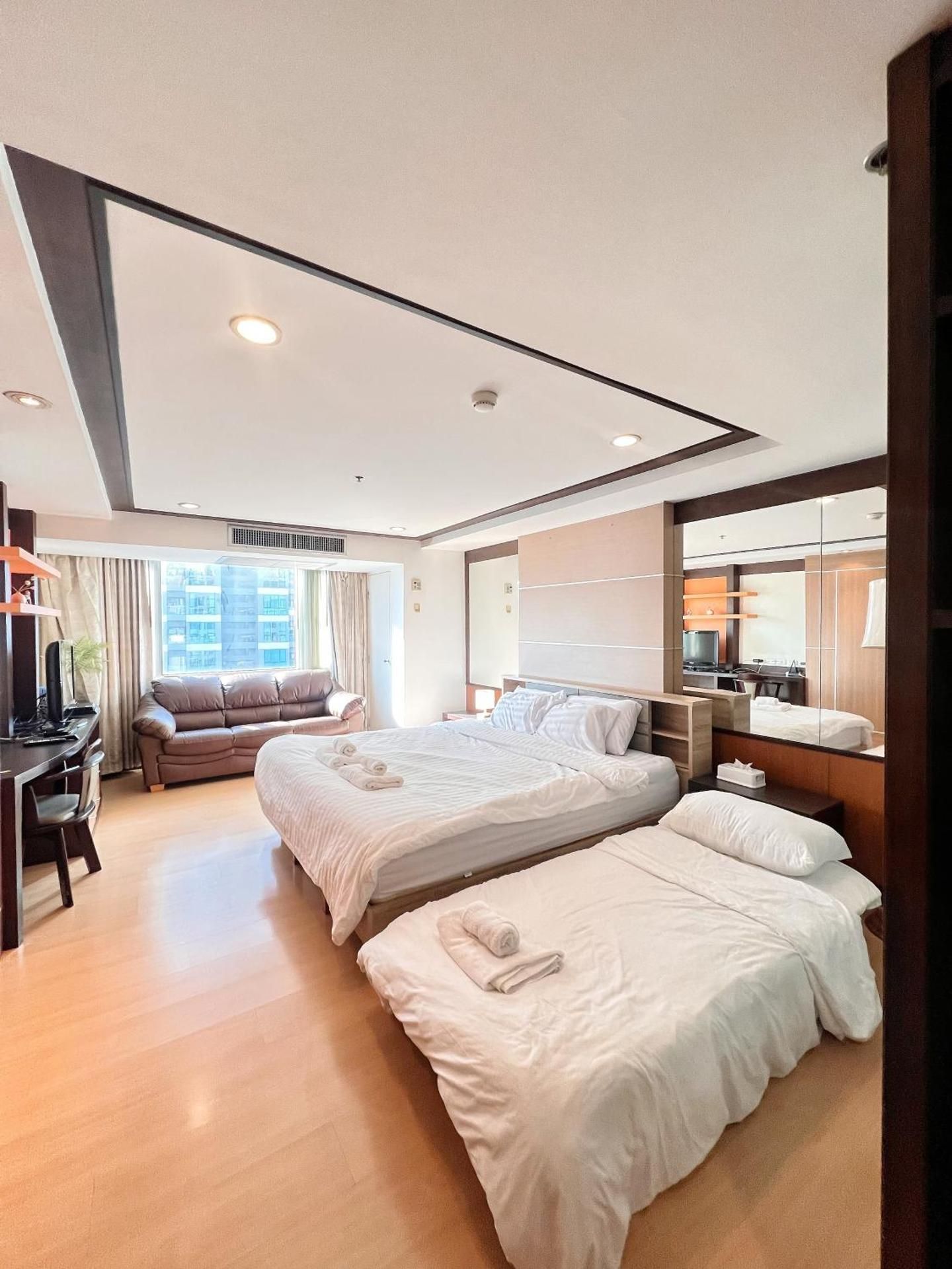 Studio Apartment with King Bed