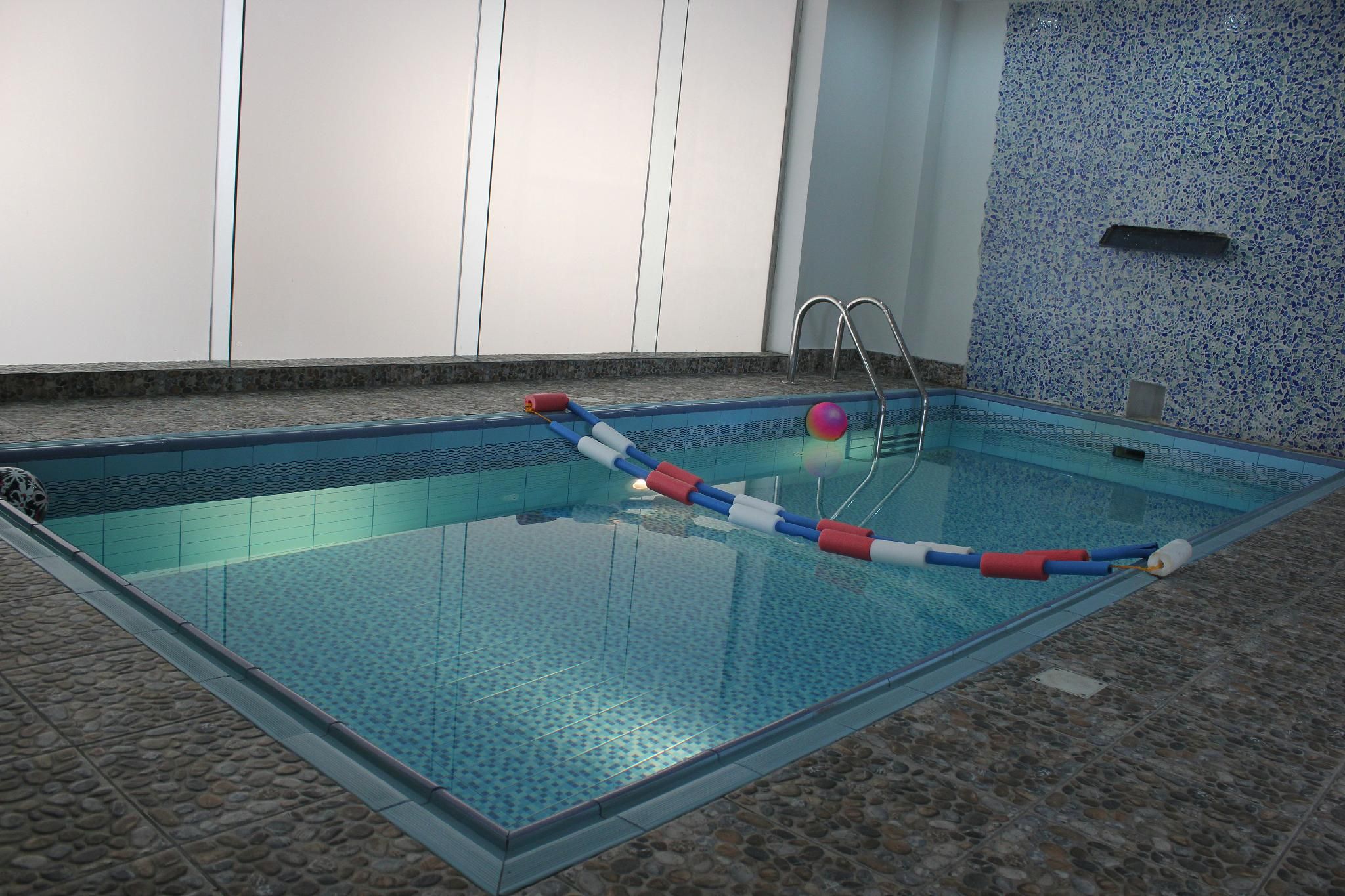 swimming pool [kids]