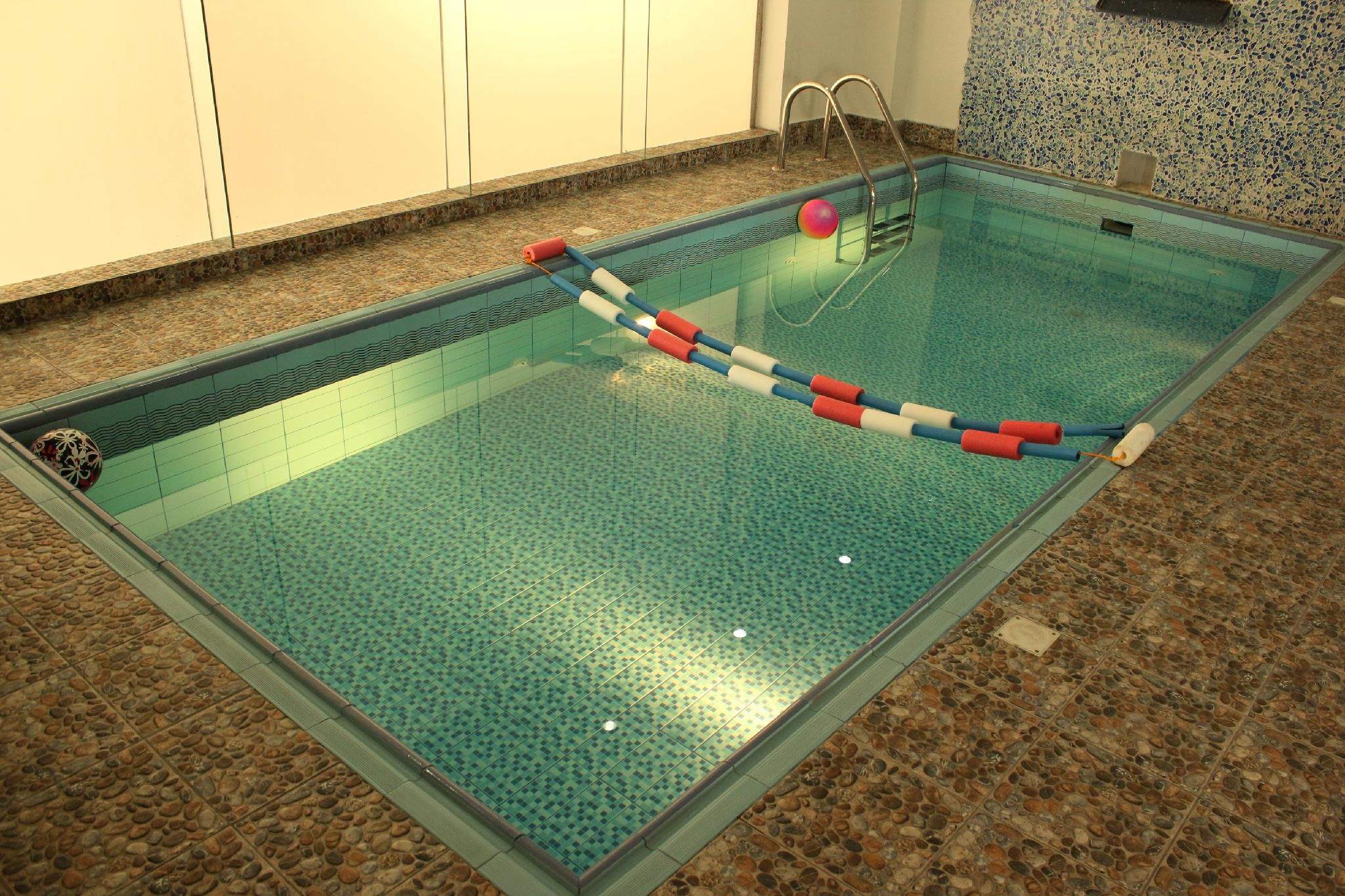 swimming pool [kids]