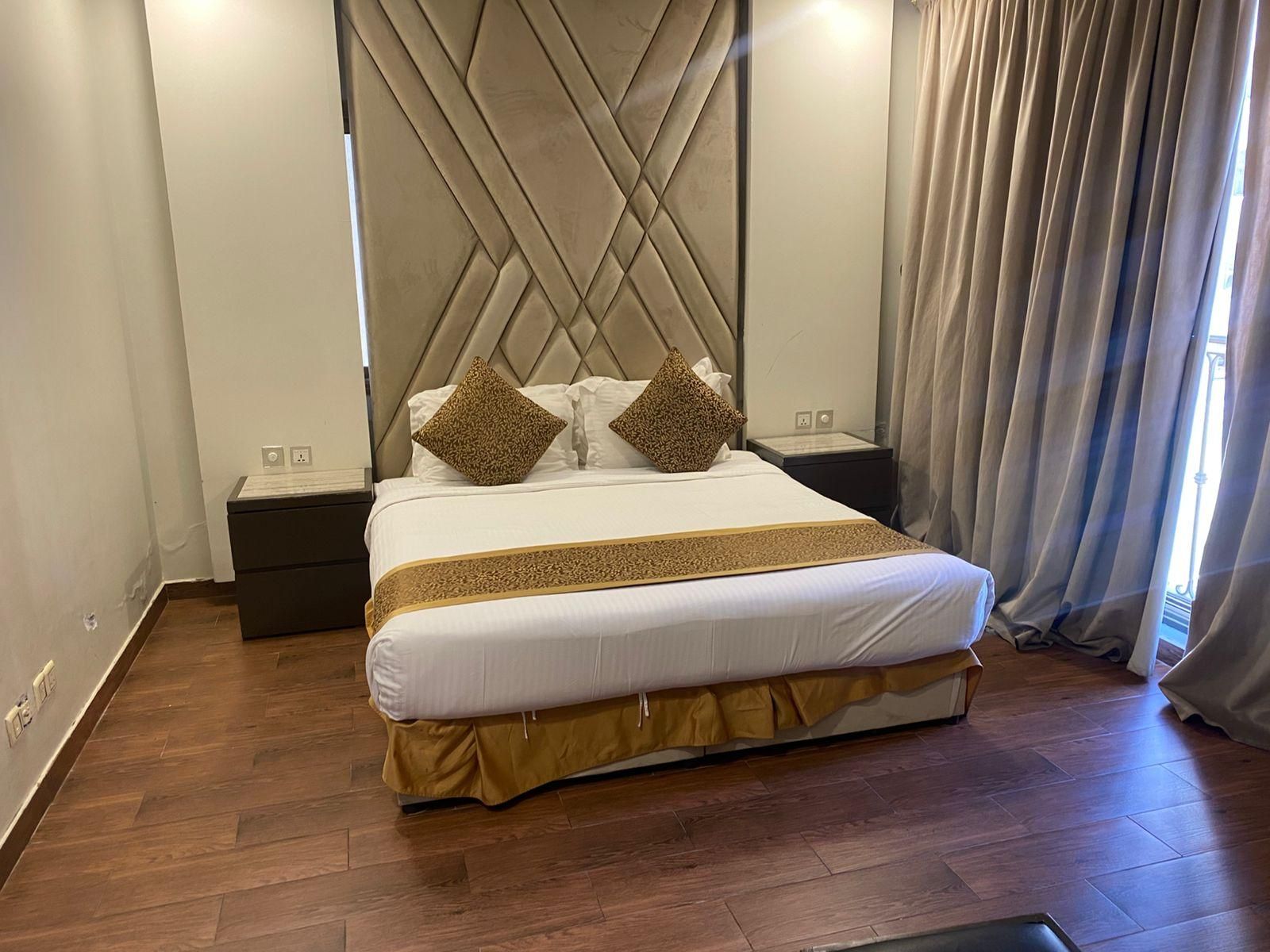 Reef Al Sharqiya Hotel Apartments King Deluxe Room - Room Only
