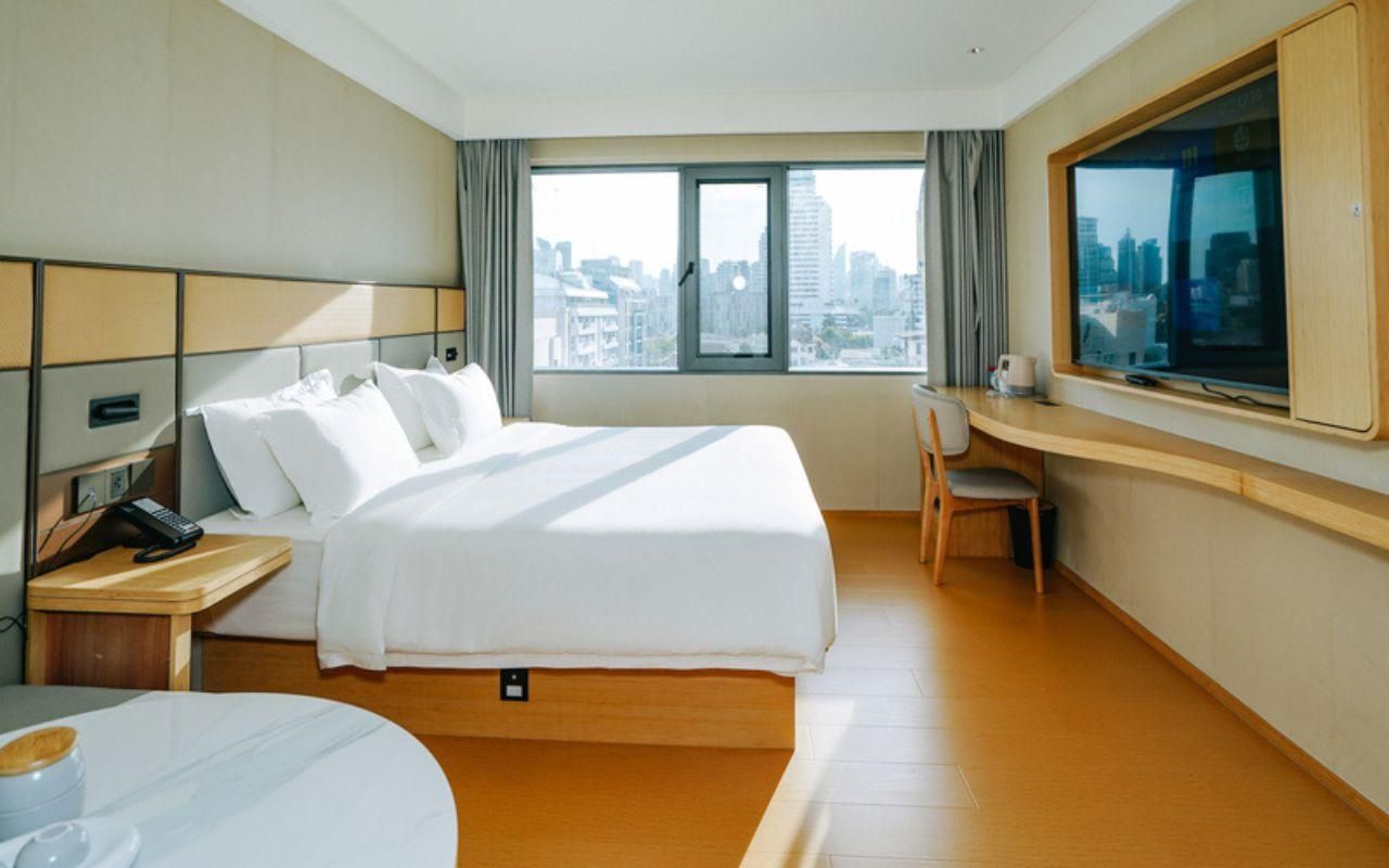 Deluxe King Double Room