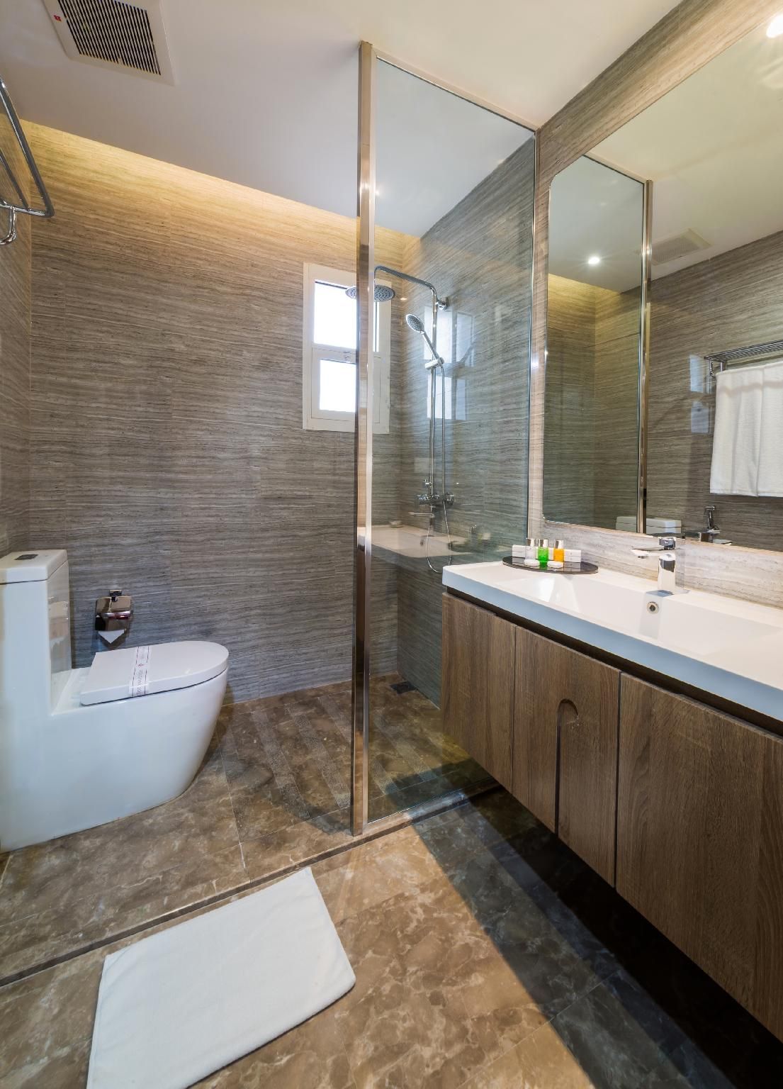 Boudl Corniche Hotel Standard Room with King Bed 3