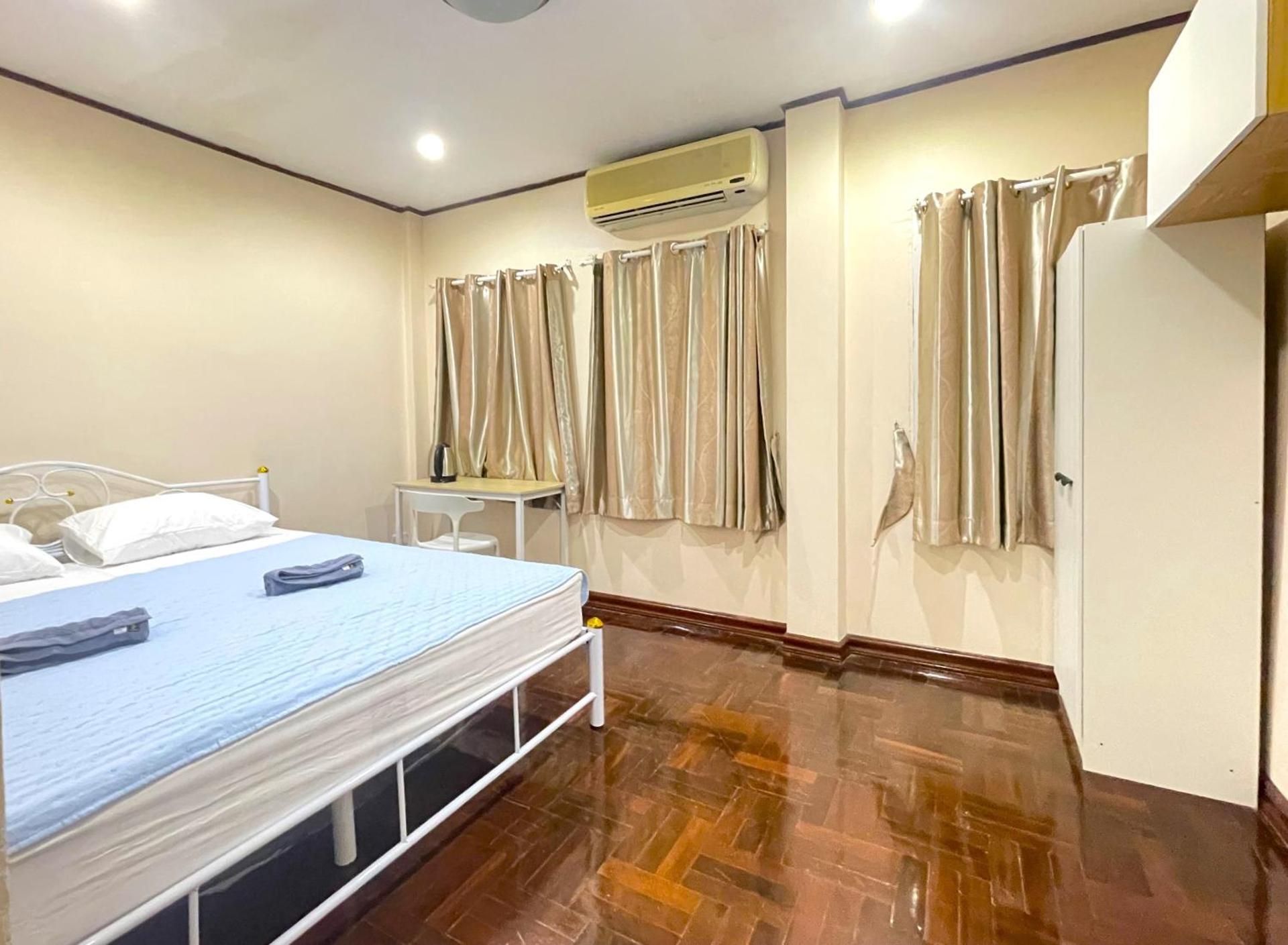 Double Room with Shared Toilet