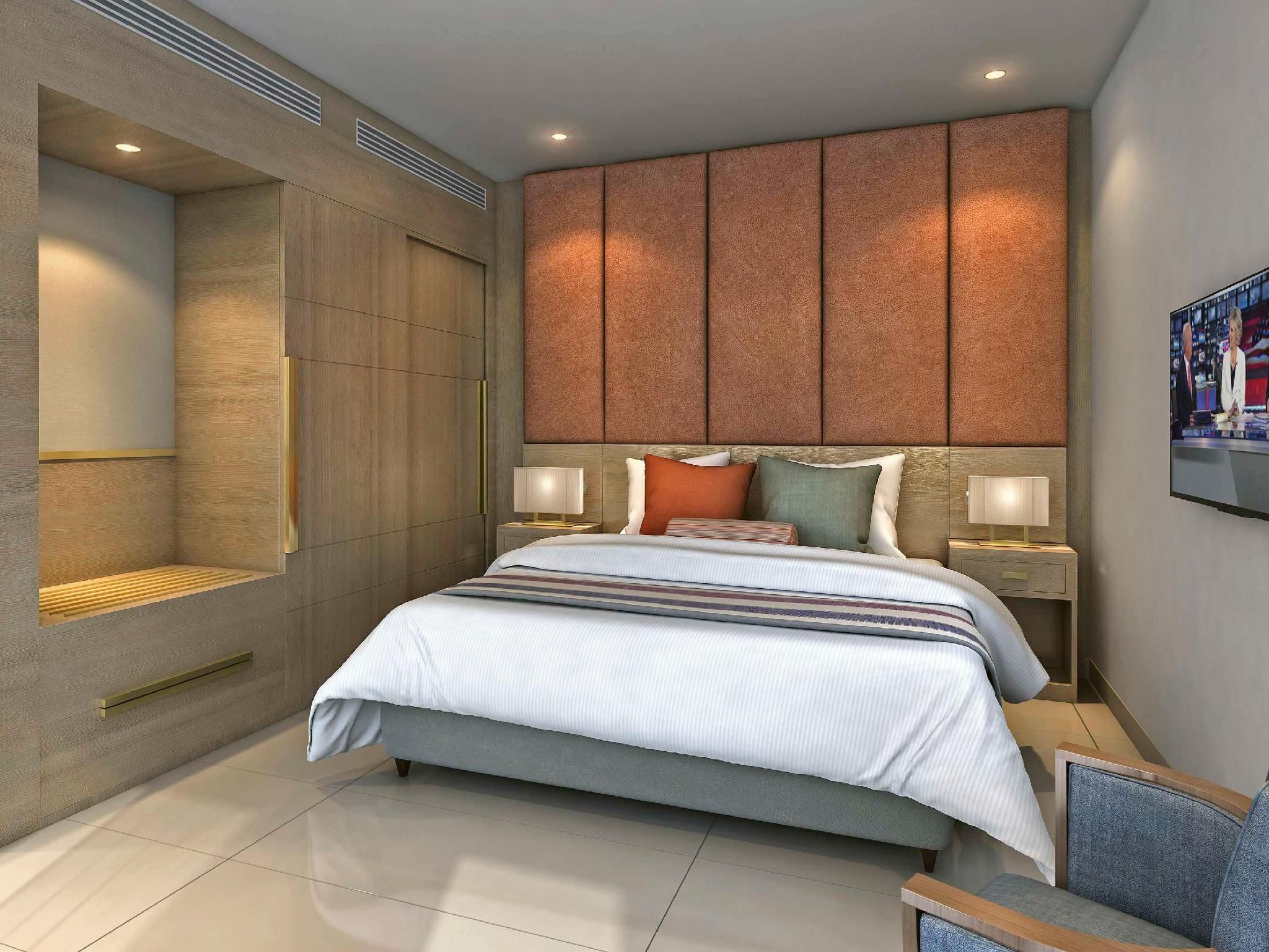 Deluxe Suite With 1 King Bed City Side