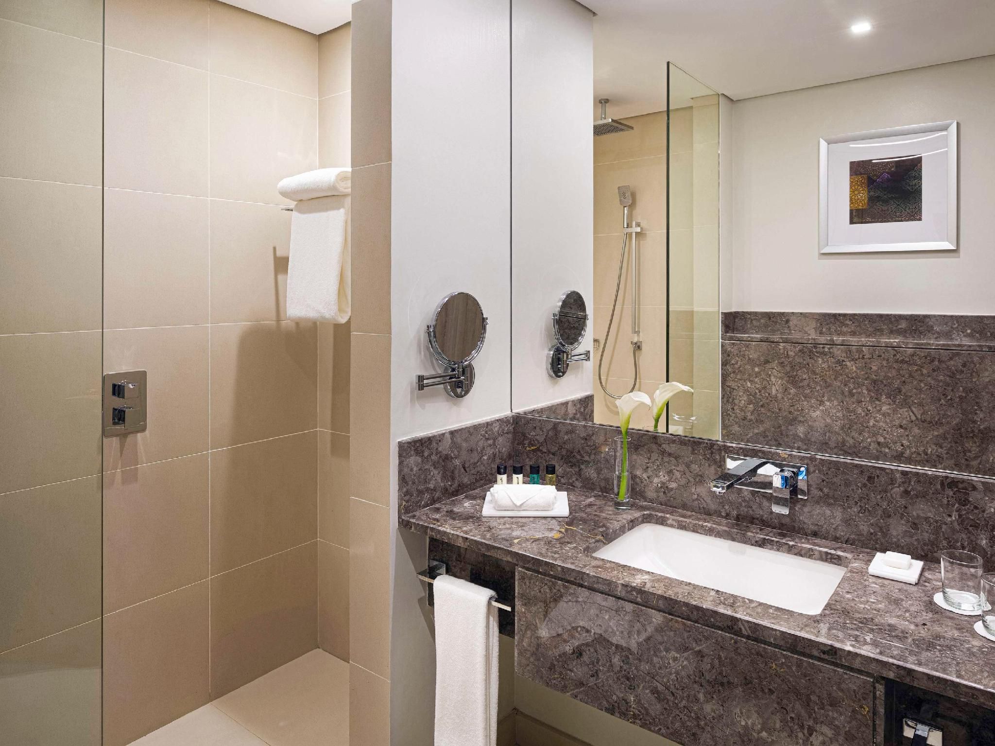 Residence Studio With 1 King Bed Or 2 Twin Beds Pool View