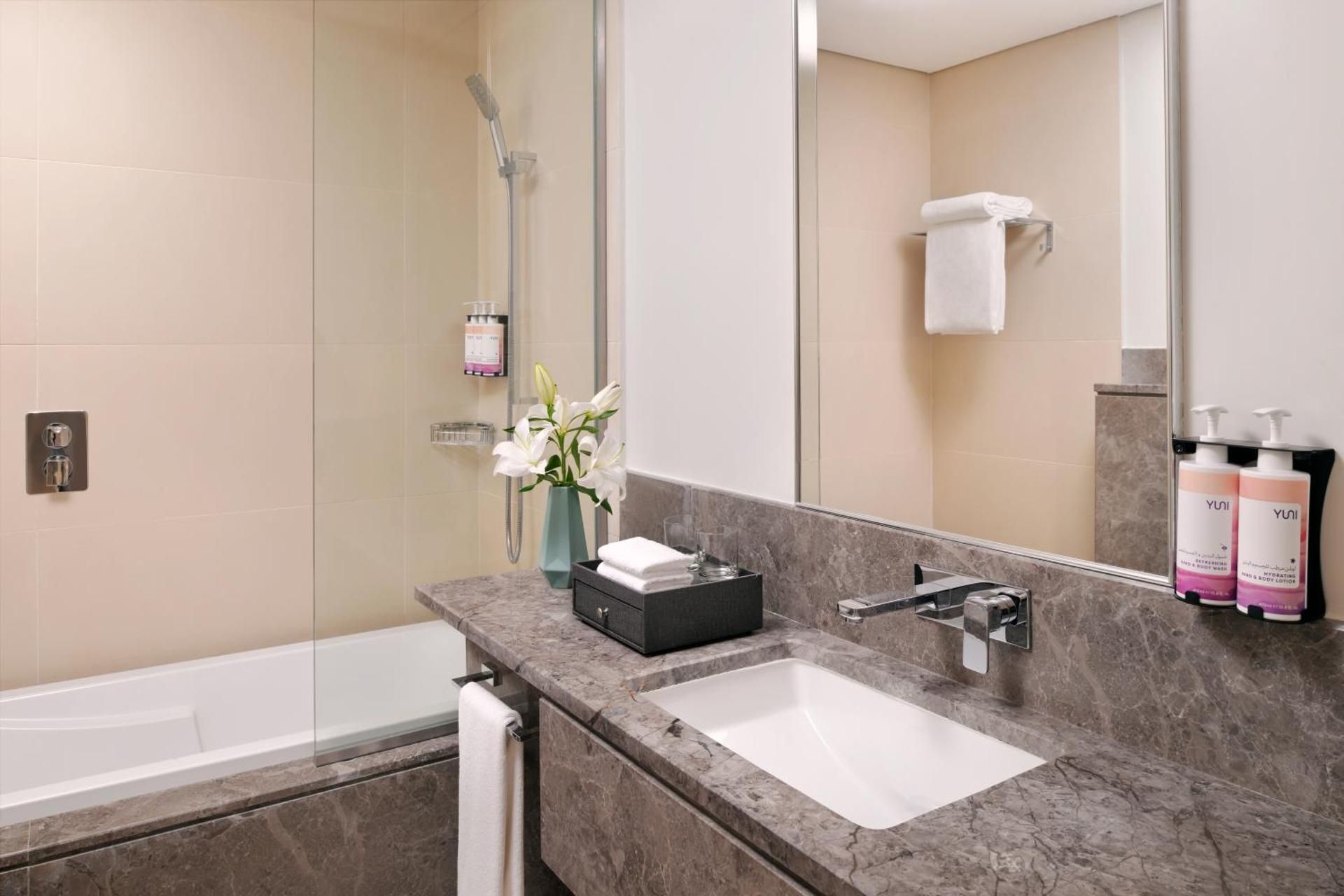 Junior Suite with 1 kingsize bed, with balcony