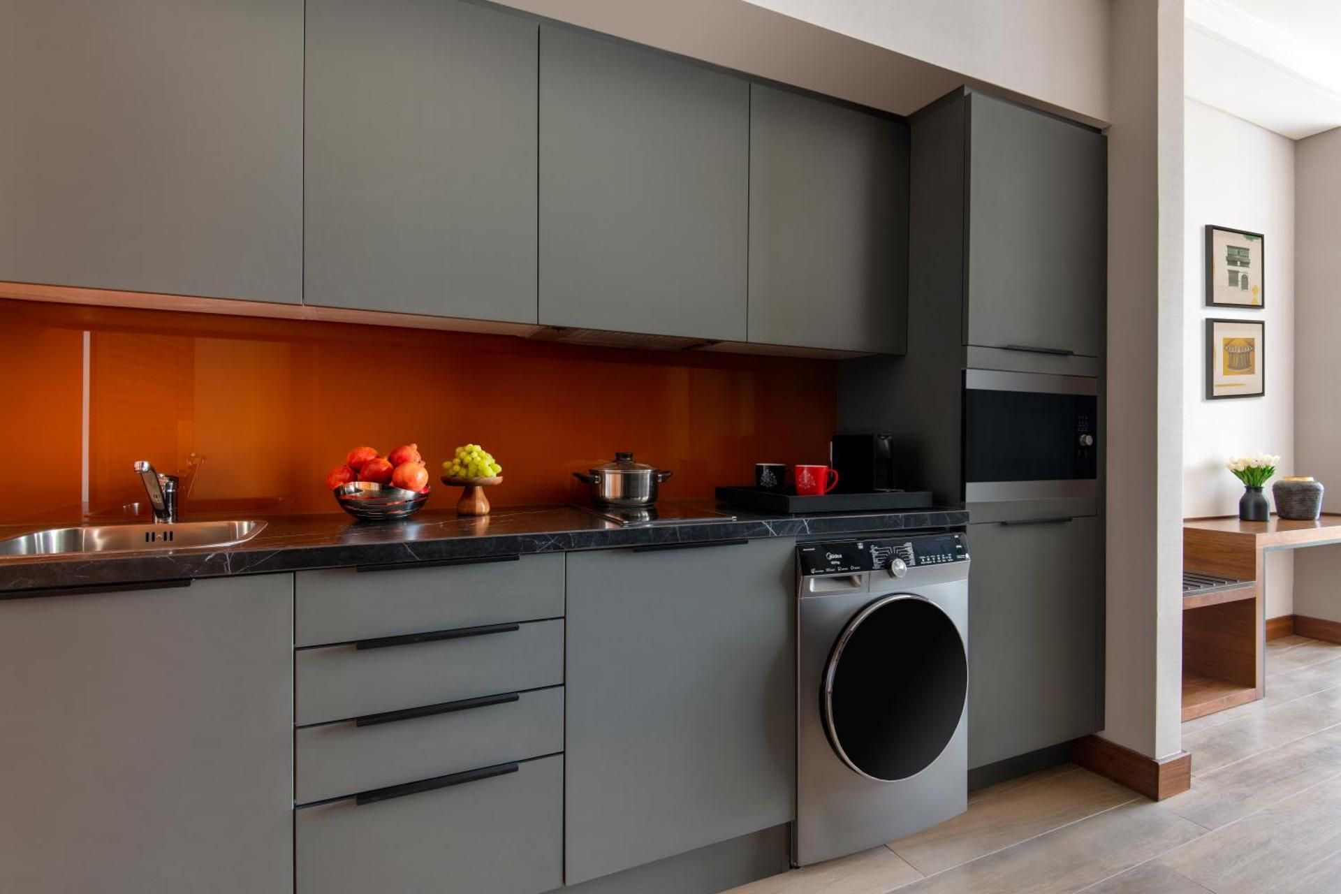 Swiss Advantage Studio King