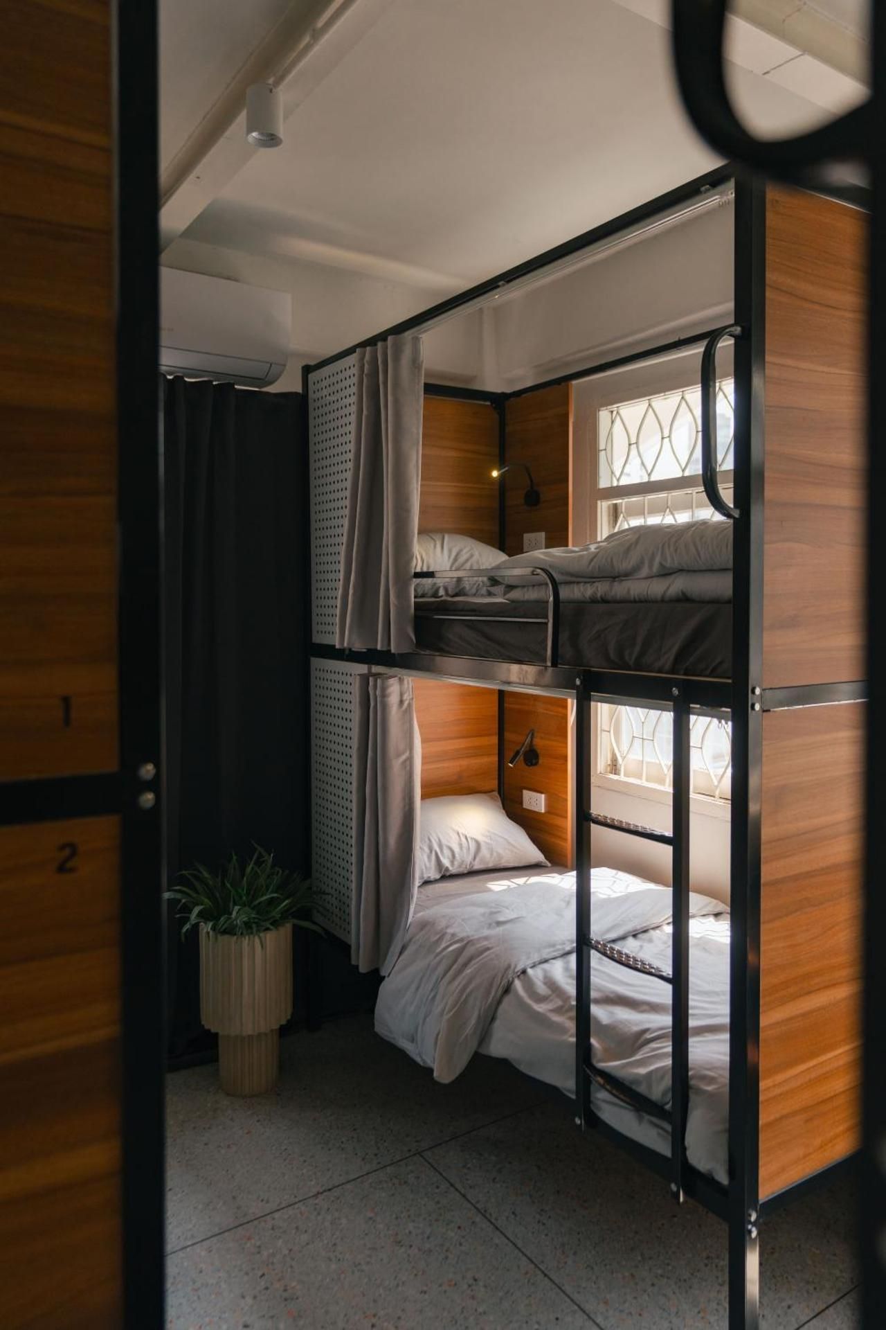 Bunk Bed in Mixed Dormitory Room