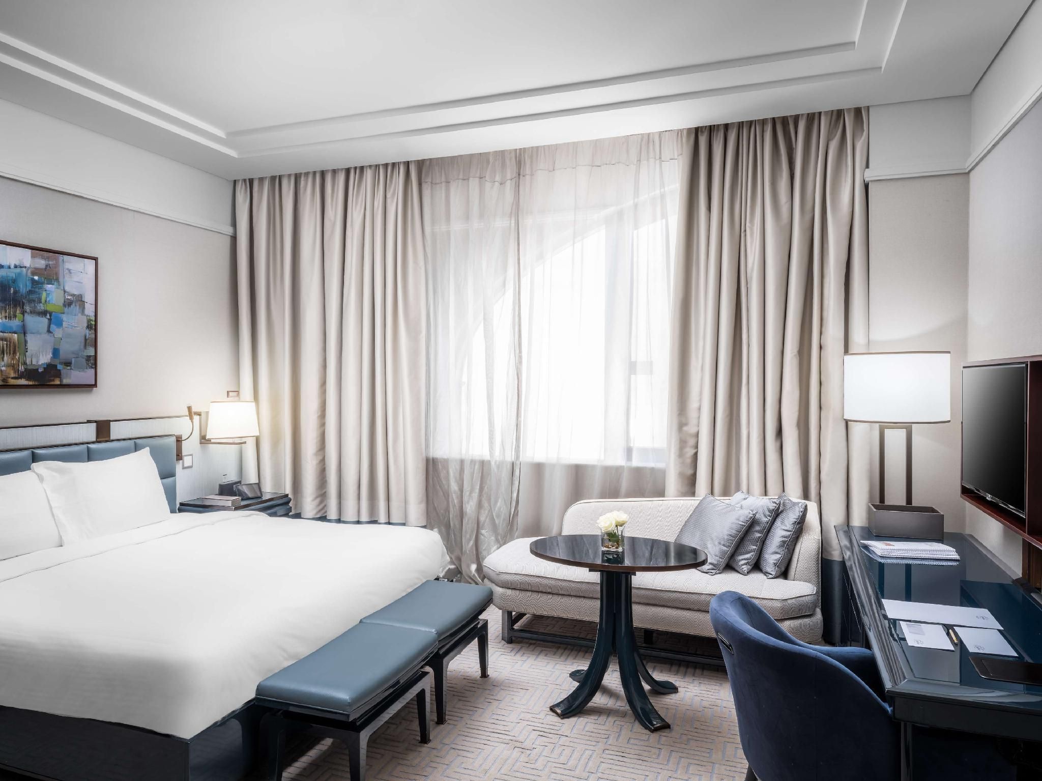 The Hotel Galleria Jeddah, Curio Collection by Hilton Queen Guest Room
