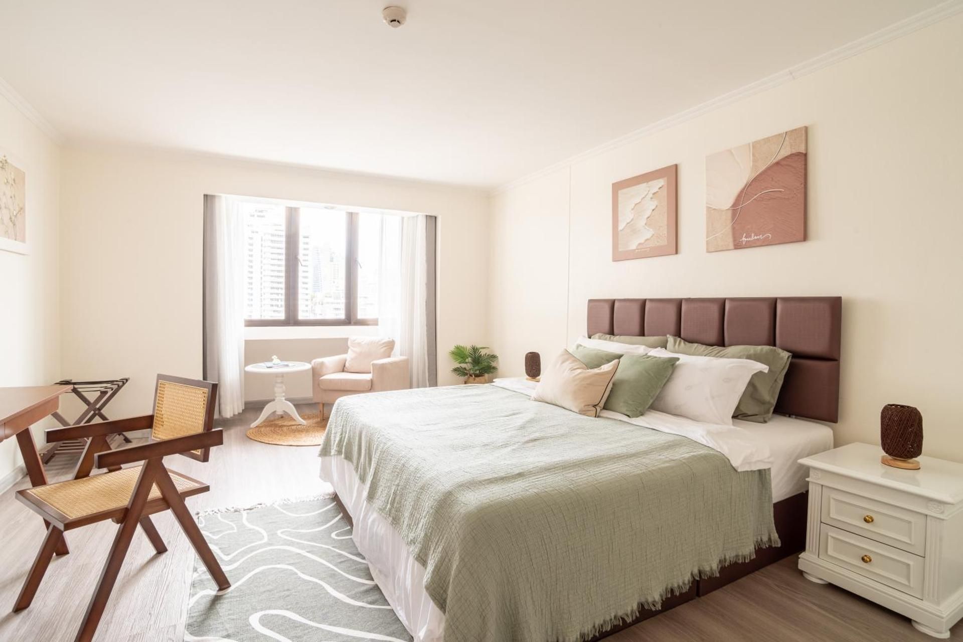 One-Bedroom Apartment