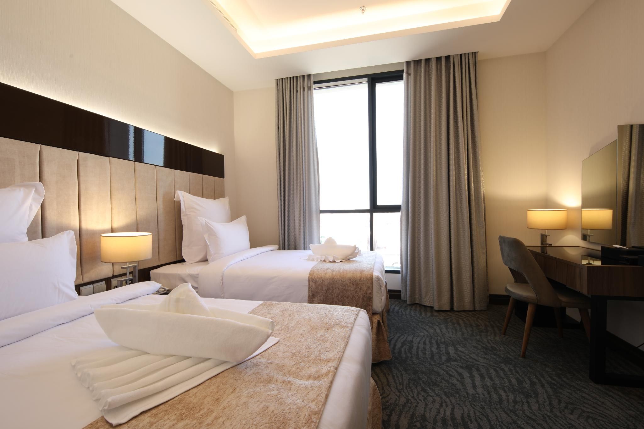 Gladiolus Hotel Superior Suite with 2 Queen Beds