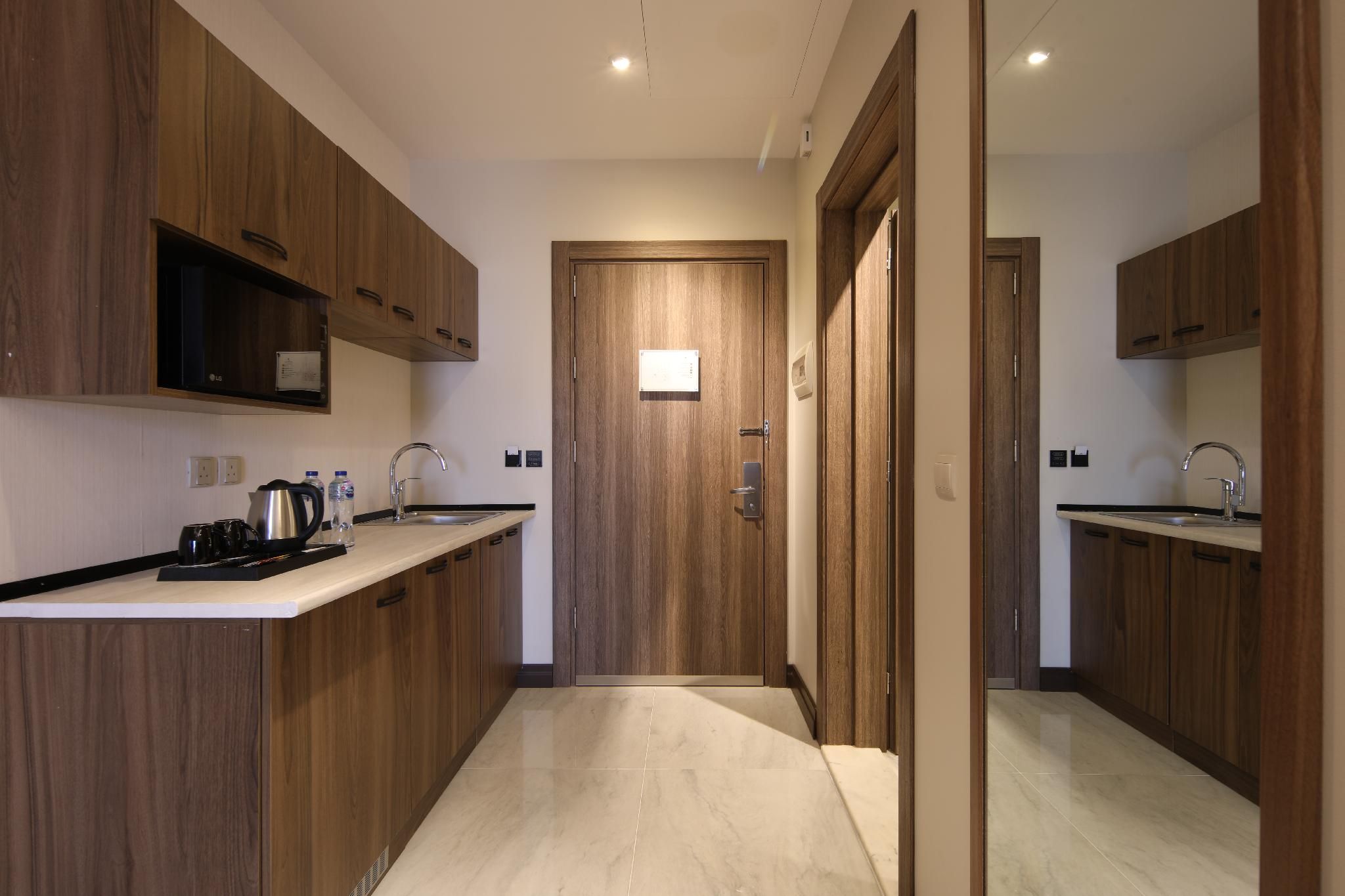 Gladiolus Hotel Superior Suite with 2 Queen Beds 2