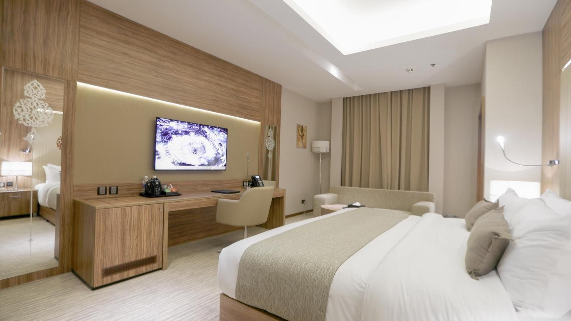 Deluxe King Room