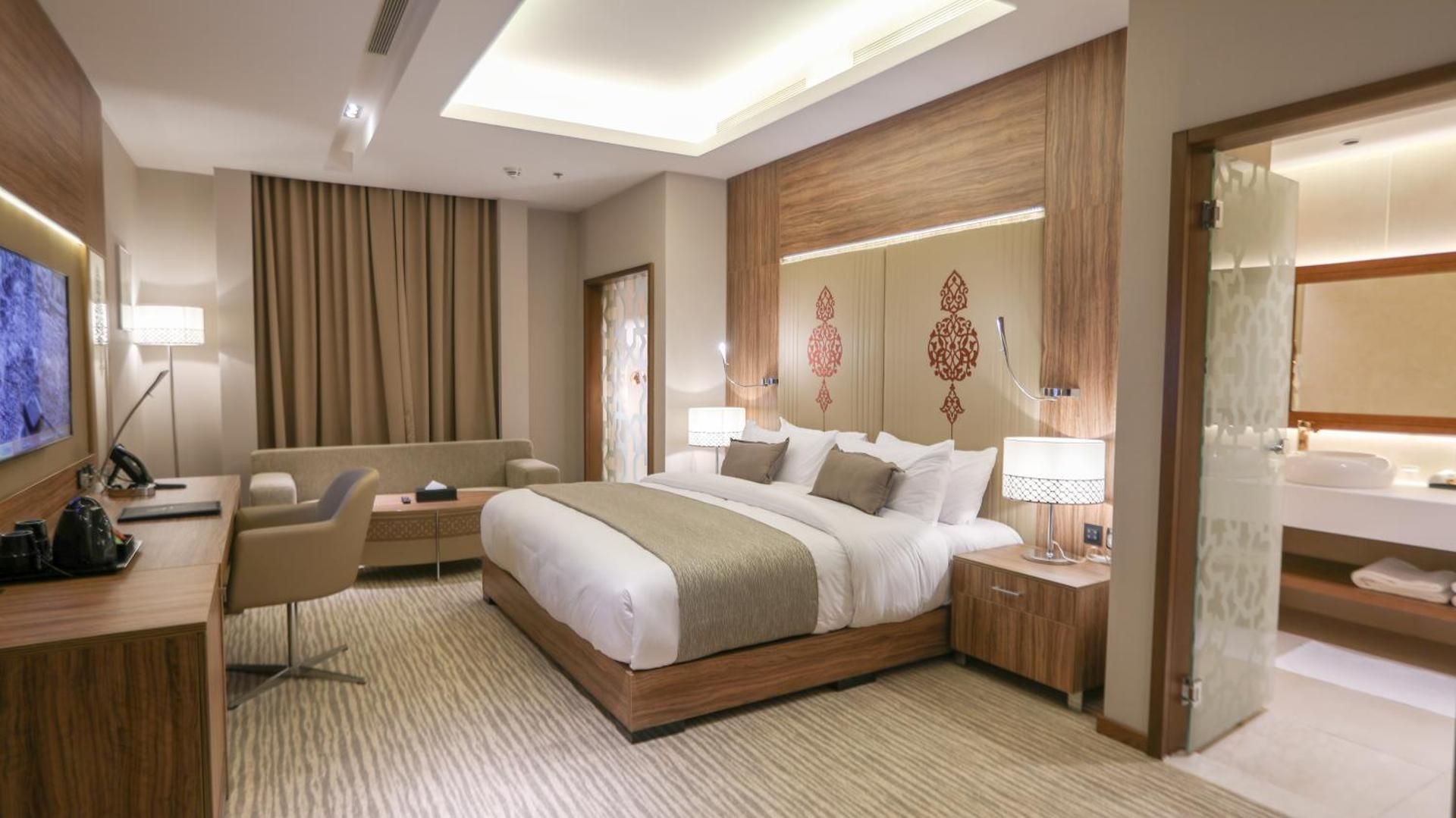 Deluxe King Room