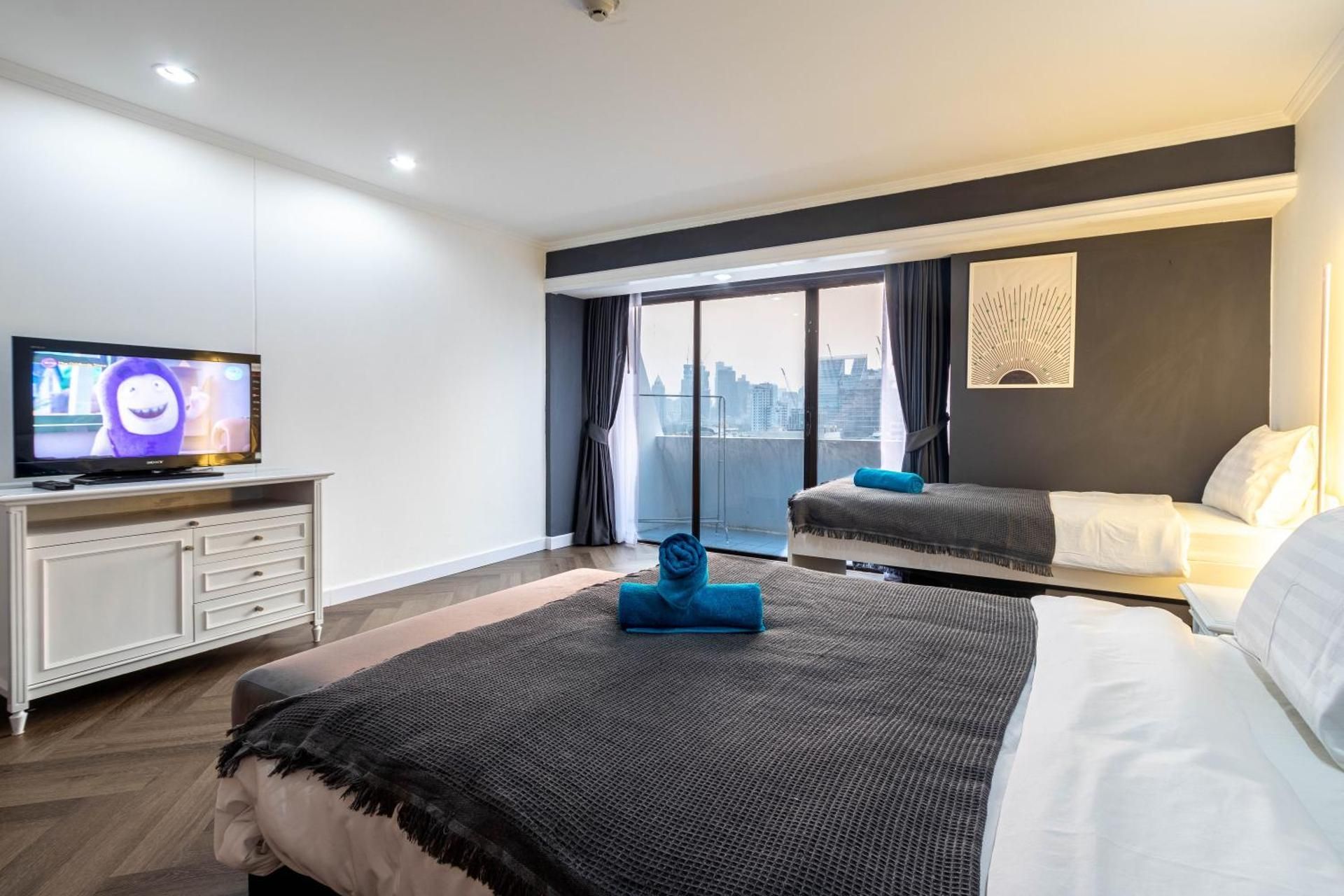 Four-Bedroom Deluxe Apartment