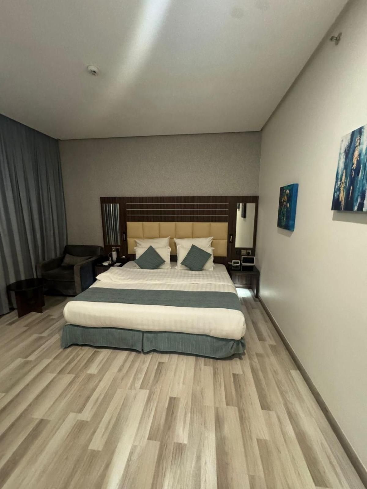 Queen Room - Disability Access