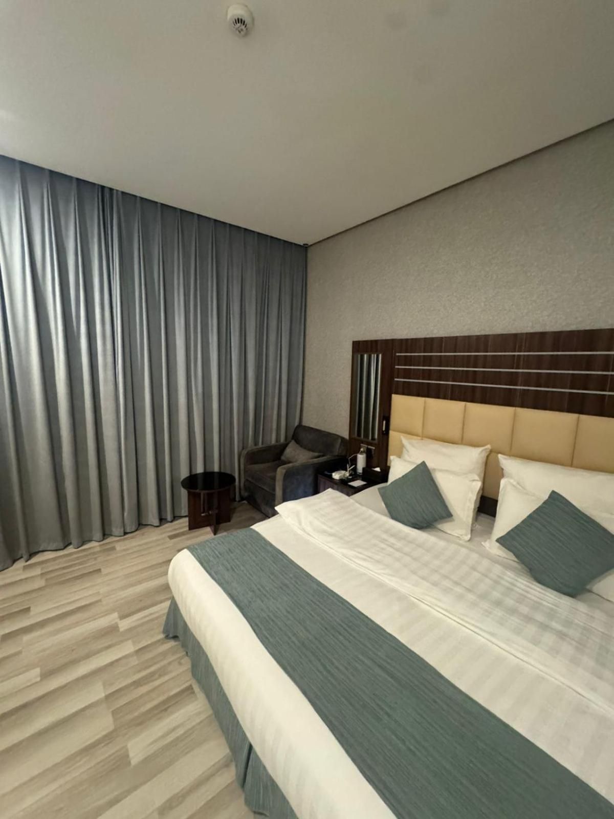 Queen Room - Disability Access