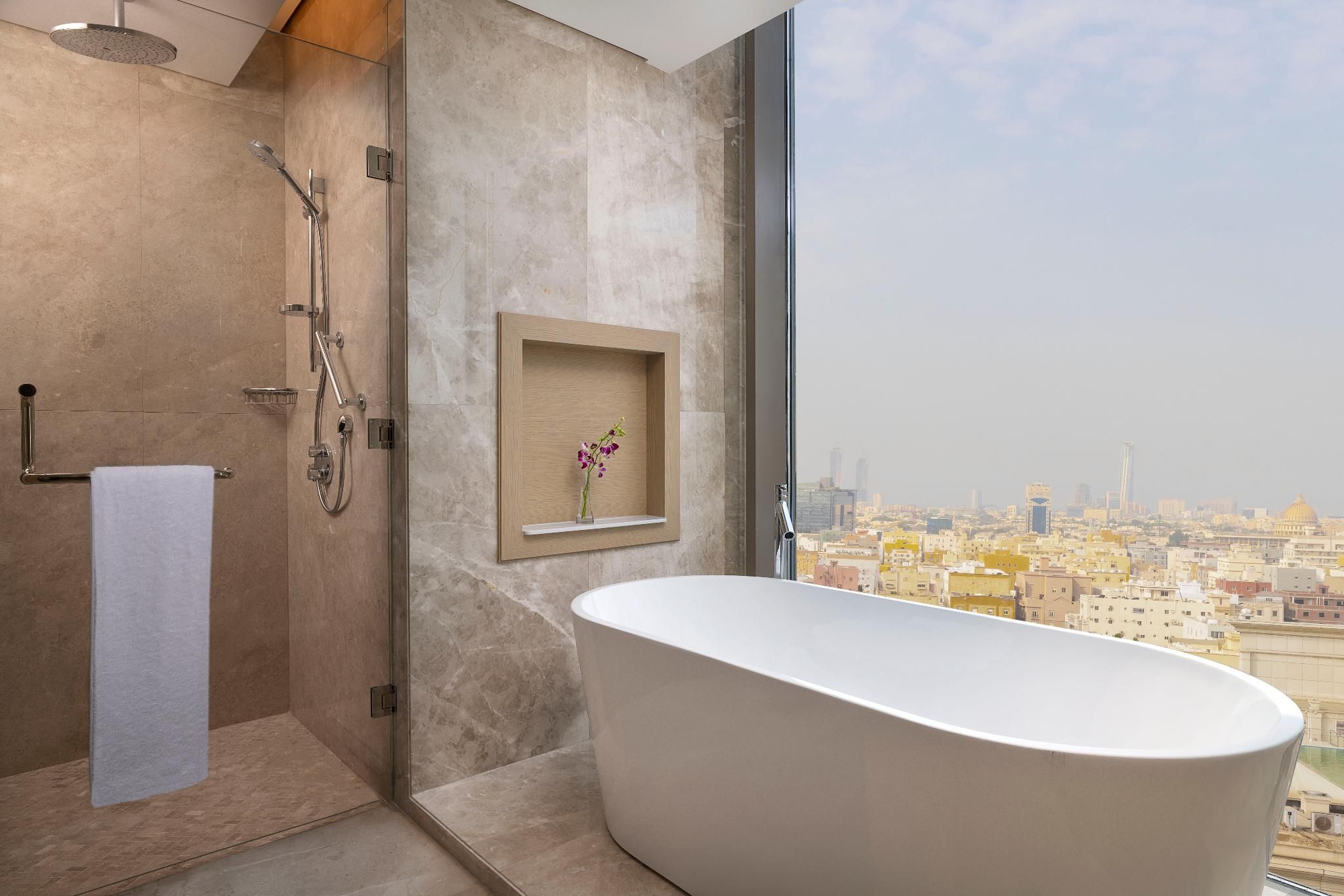 Executive Suite, M Club lounge access, 3 Bedroom Suite, City view