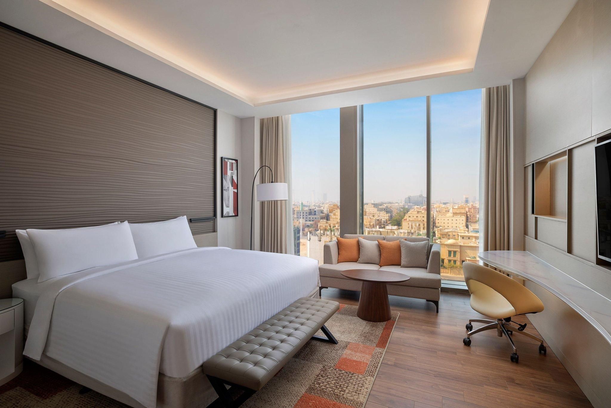 Premier room, Guest room, King, City View