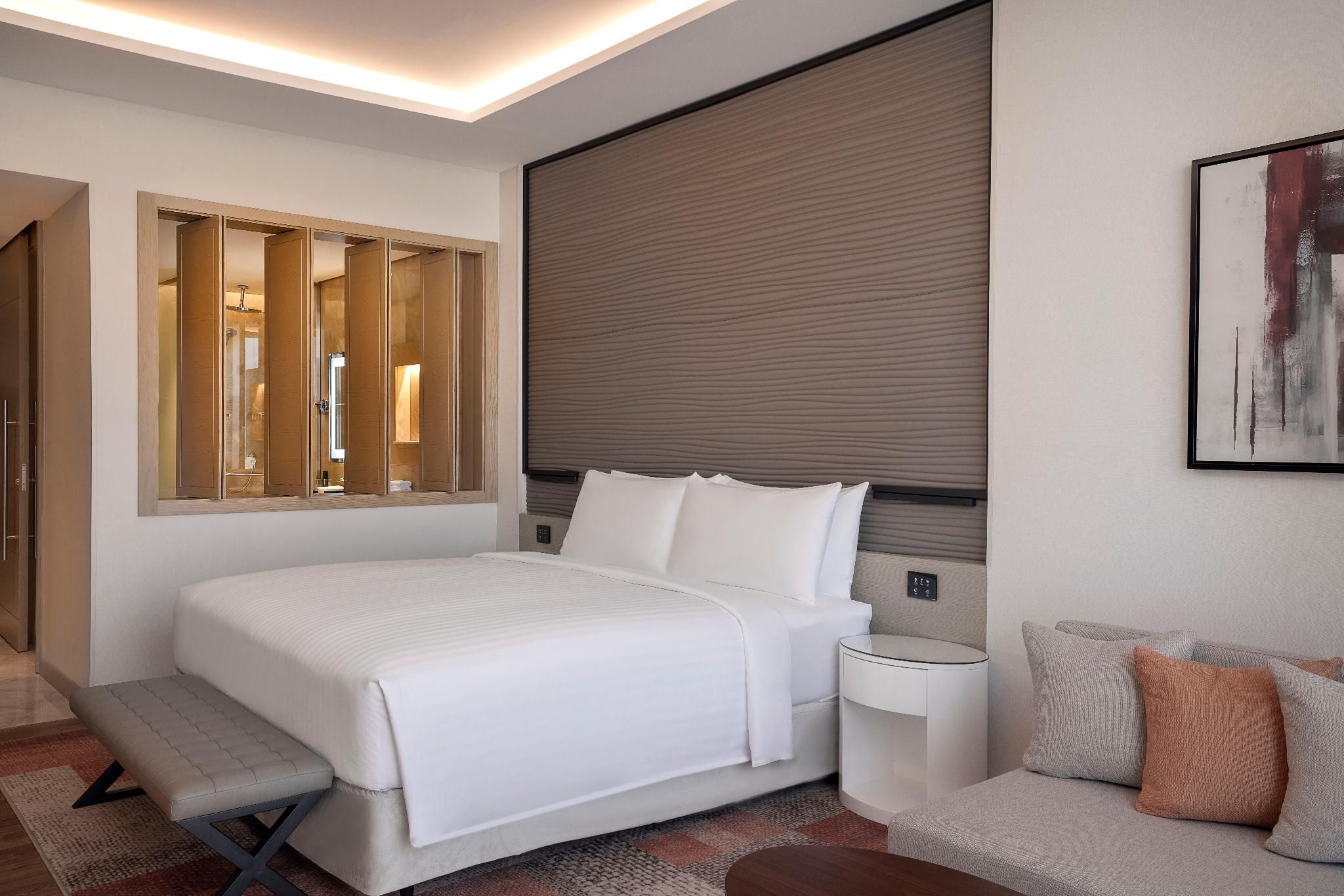 Grand Premier King, Guest room, King, City View