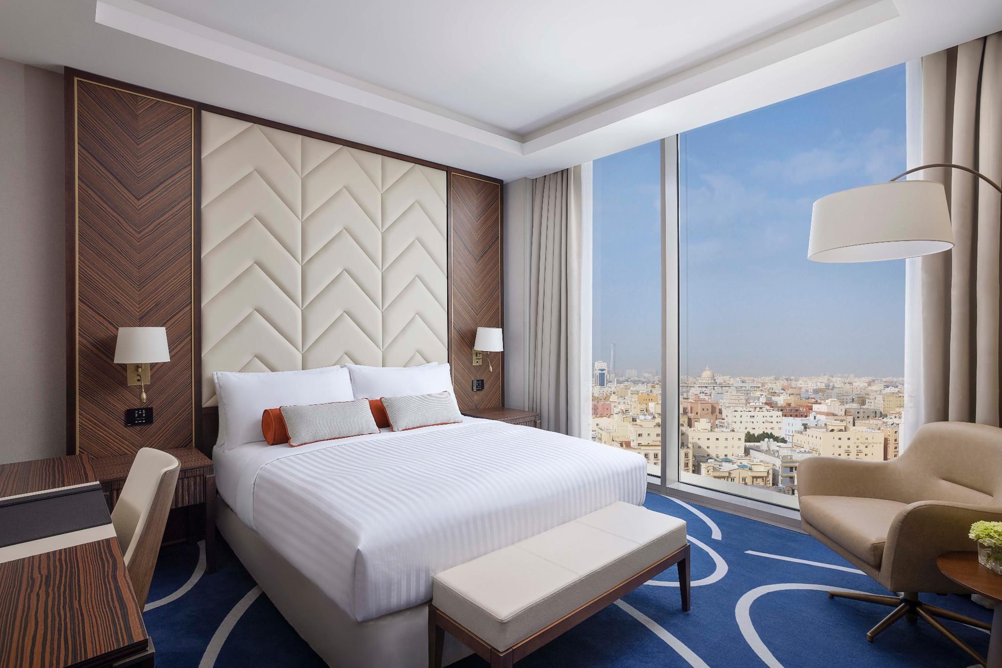 Executive Suite, M Club Lounge Access, 2 Bedroom Suite, Bedroom 1: 1 King, Bedroom 2: 1 King