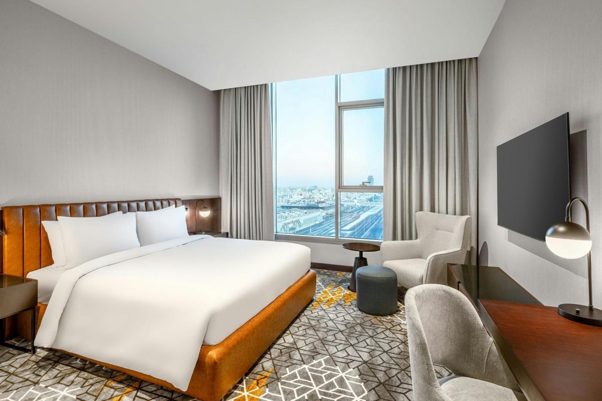 Standard King Room with City View