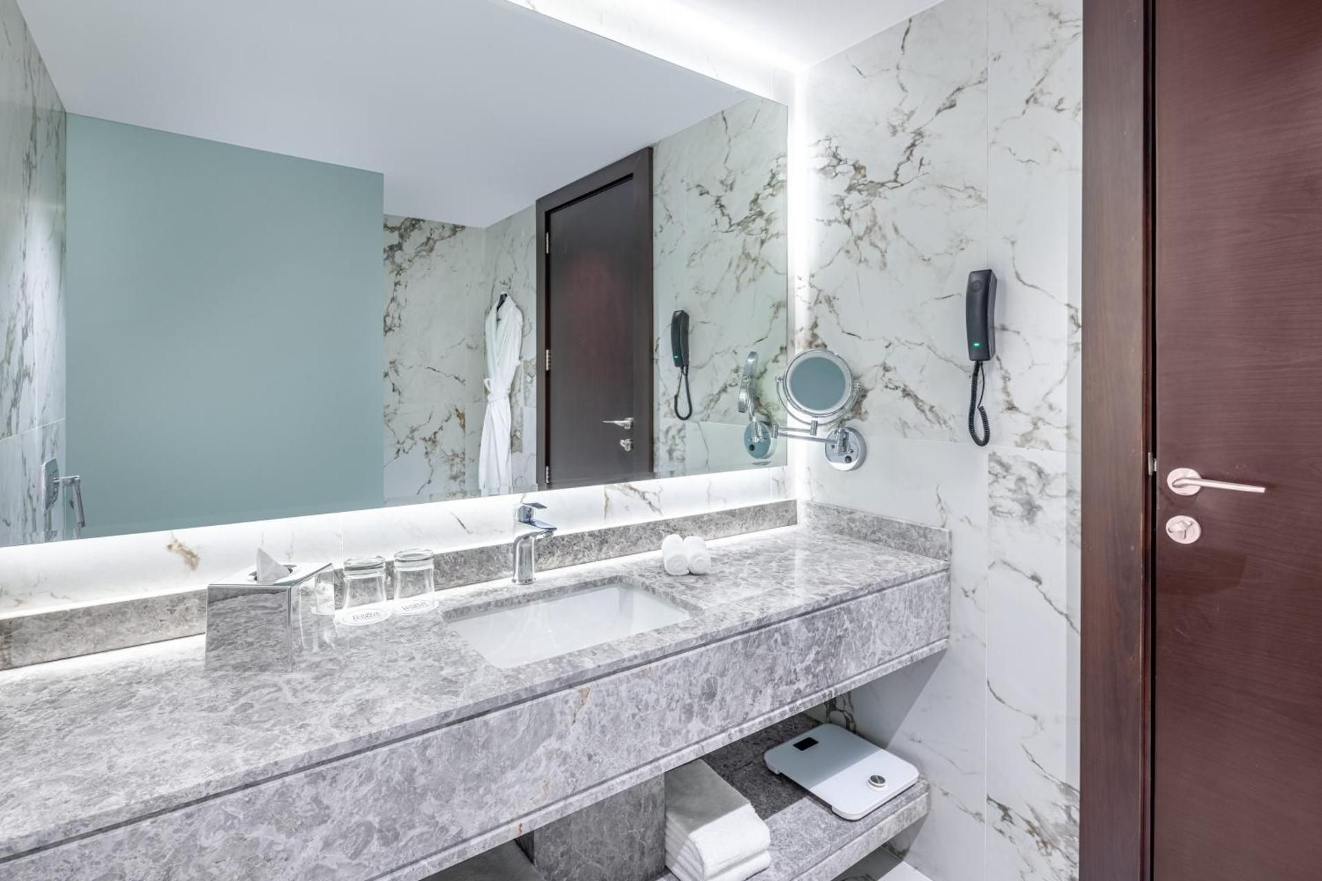 Four Points by Sheraton Jeddah King Fahd Road Standard, Guest room, 1 King 3