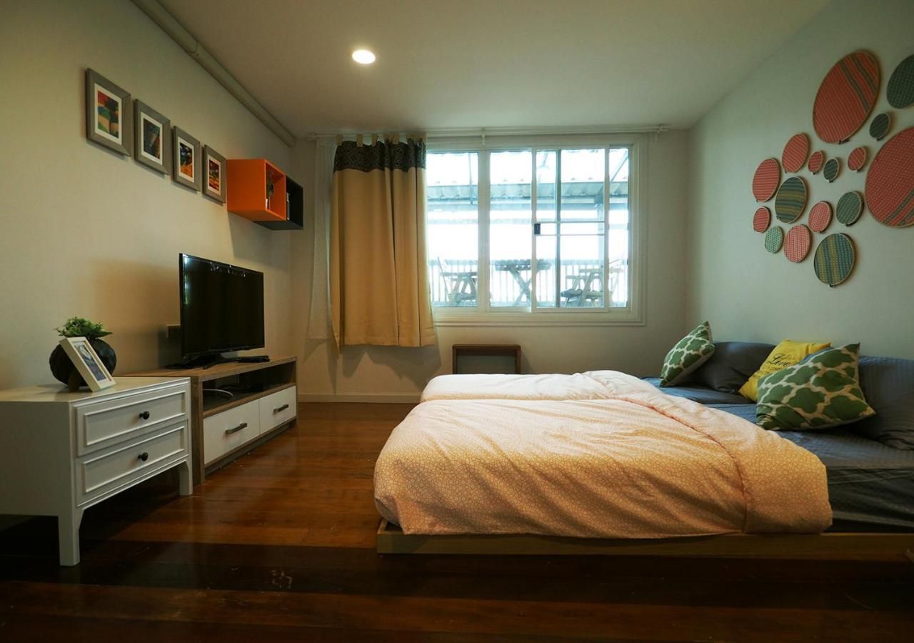 Apartment with Garden View