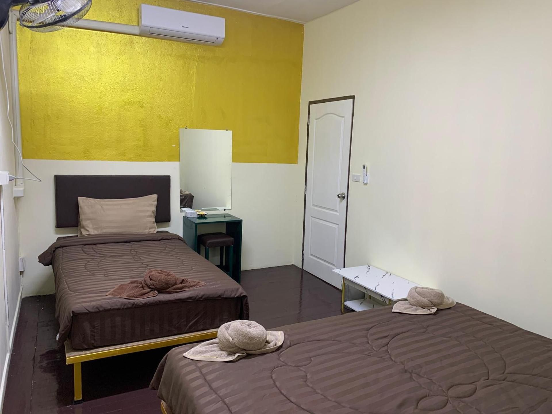 Triple Room with Shared Toilet