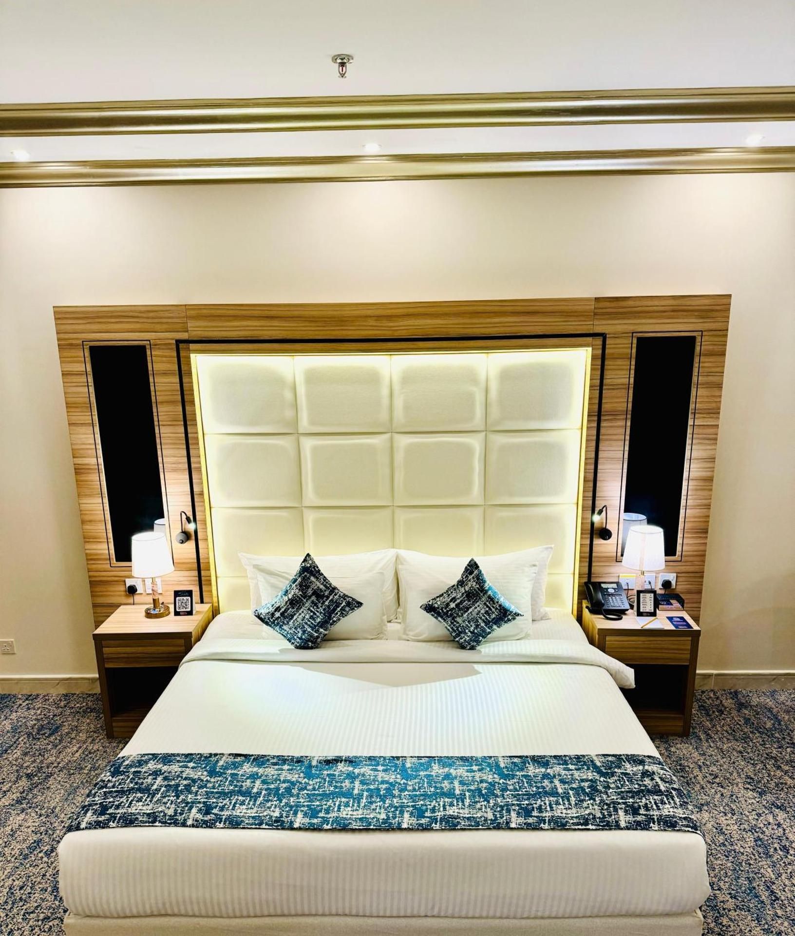 Deluxe King Room