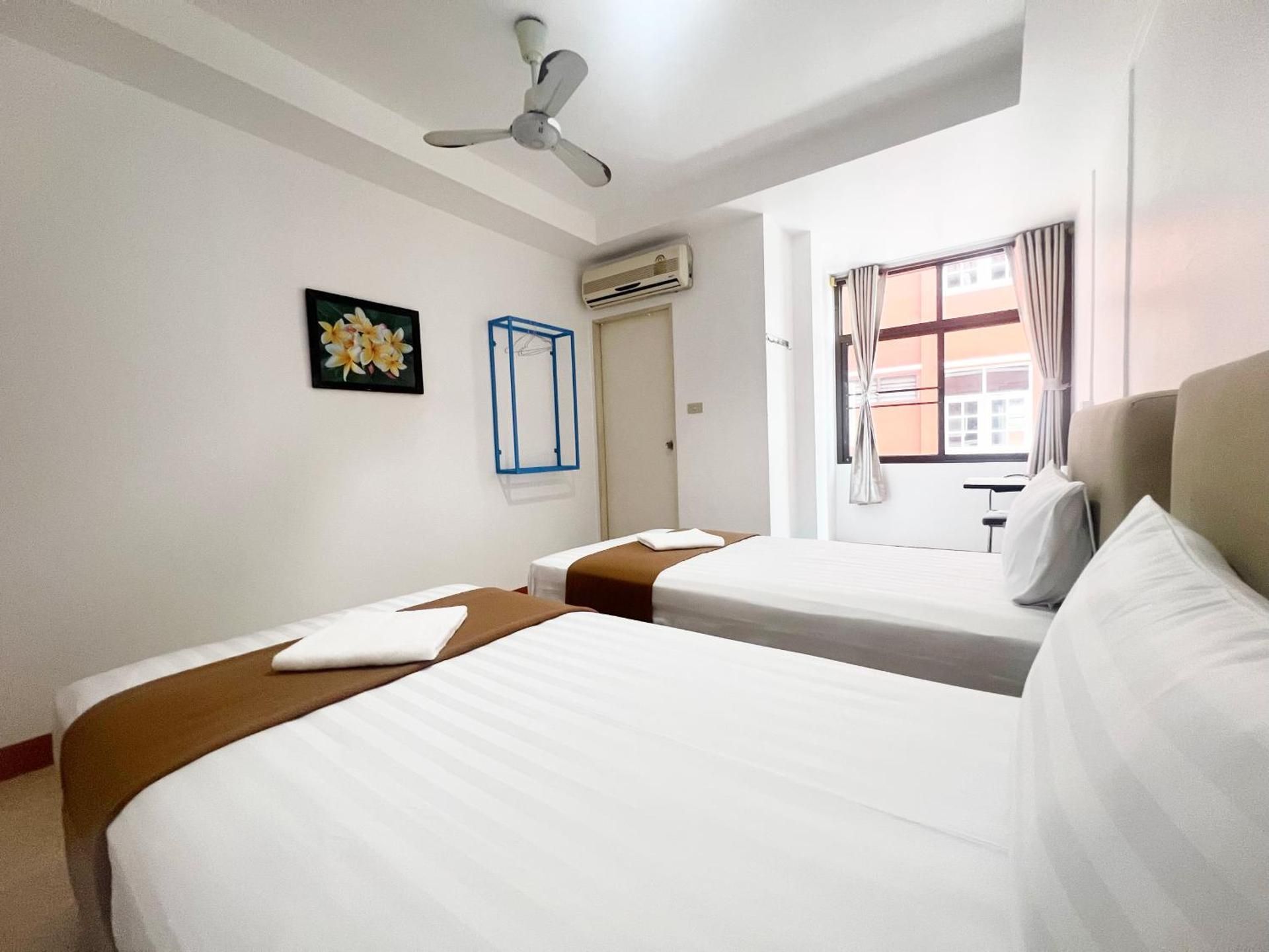 Twin Room with Private Bathroom