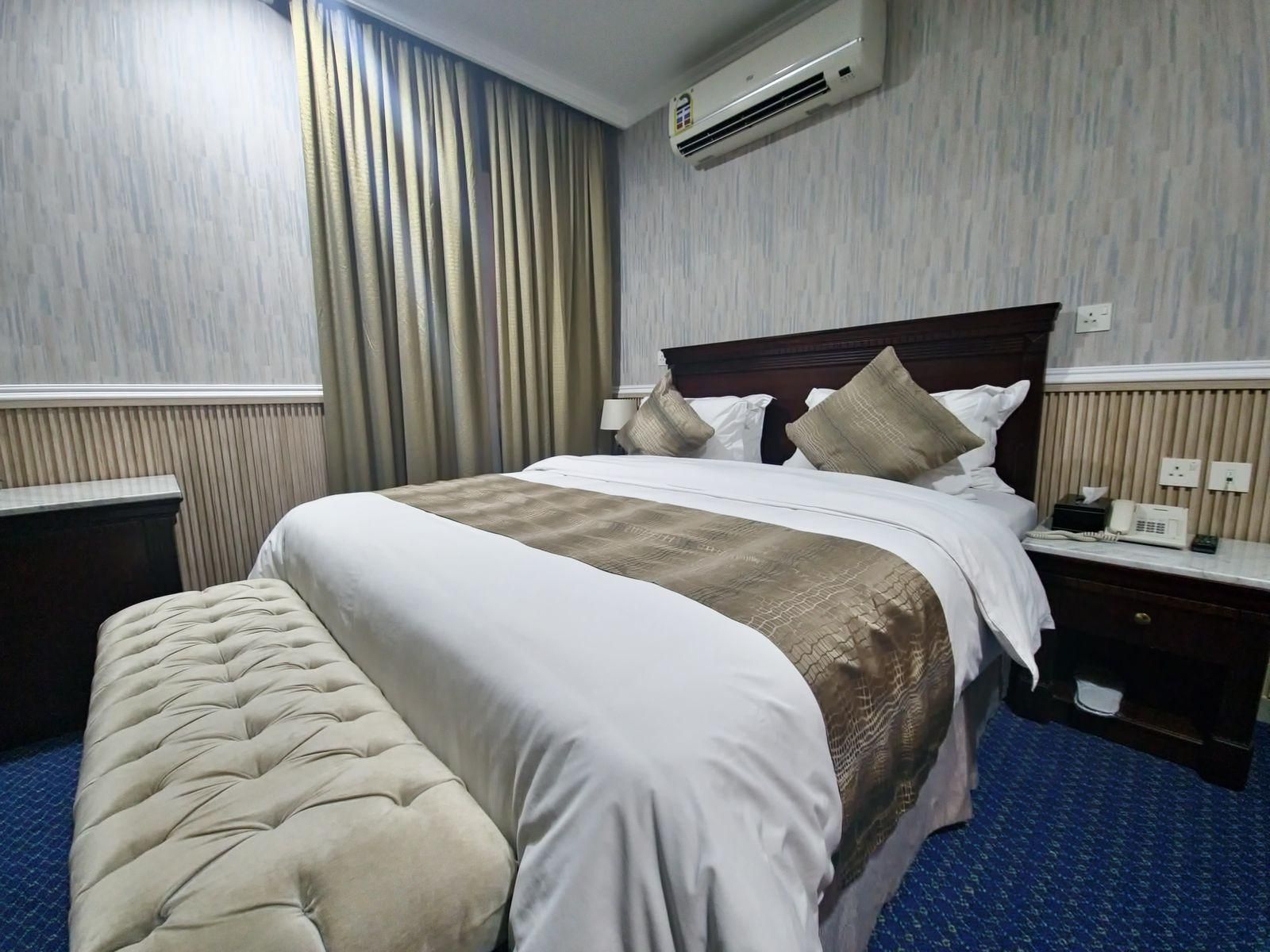 Suite with Living Room
