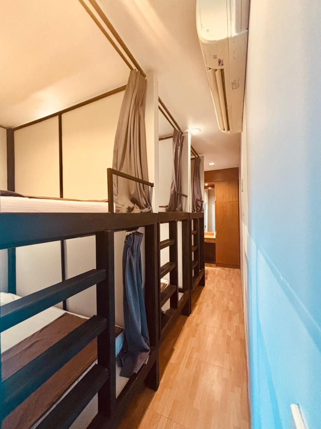 Mixed Dormitory - 6 Bunk Beds