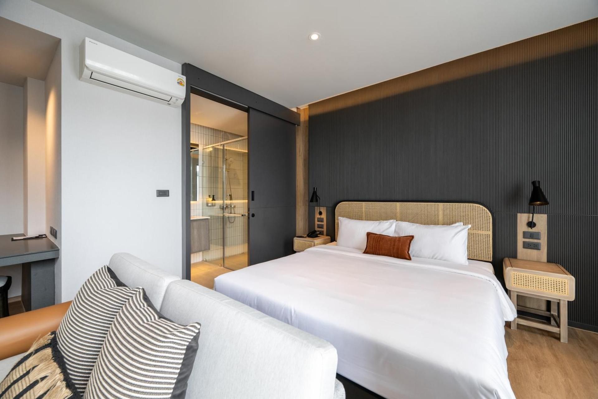 Superior King Room
