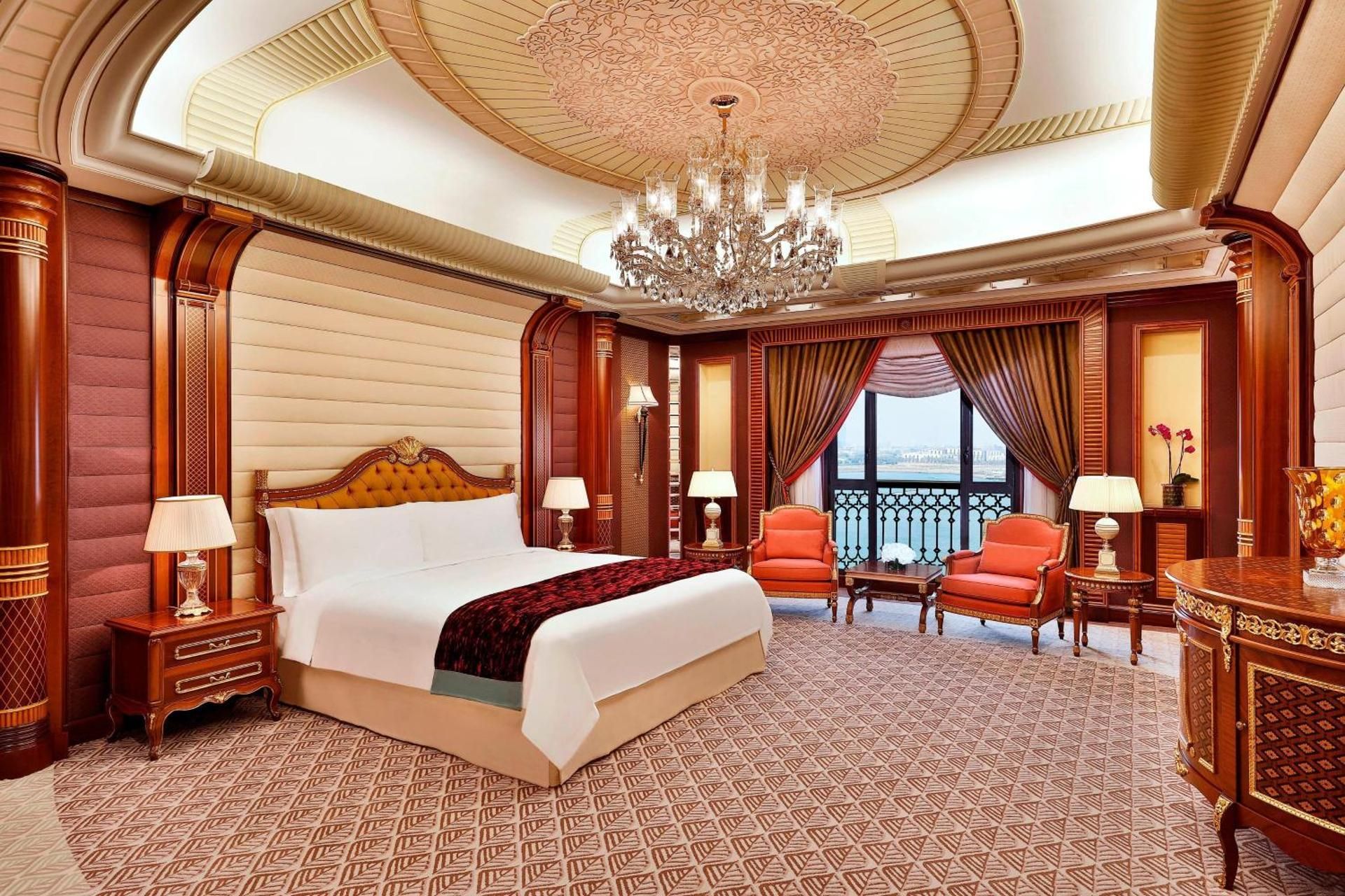 Royal, 1 Bedroom Suite, 1 King, Balcony