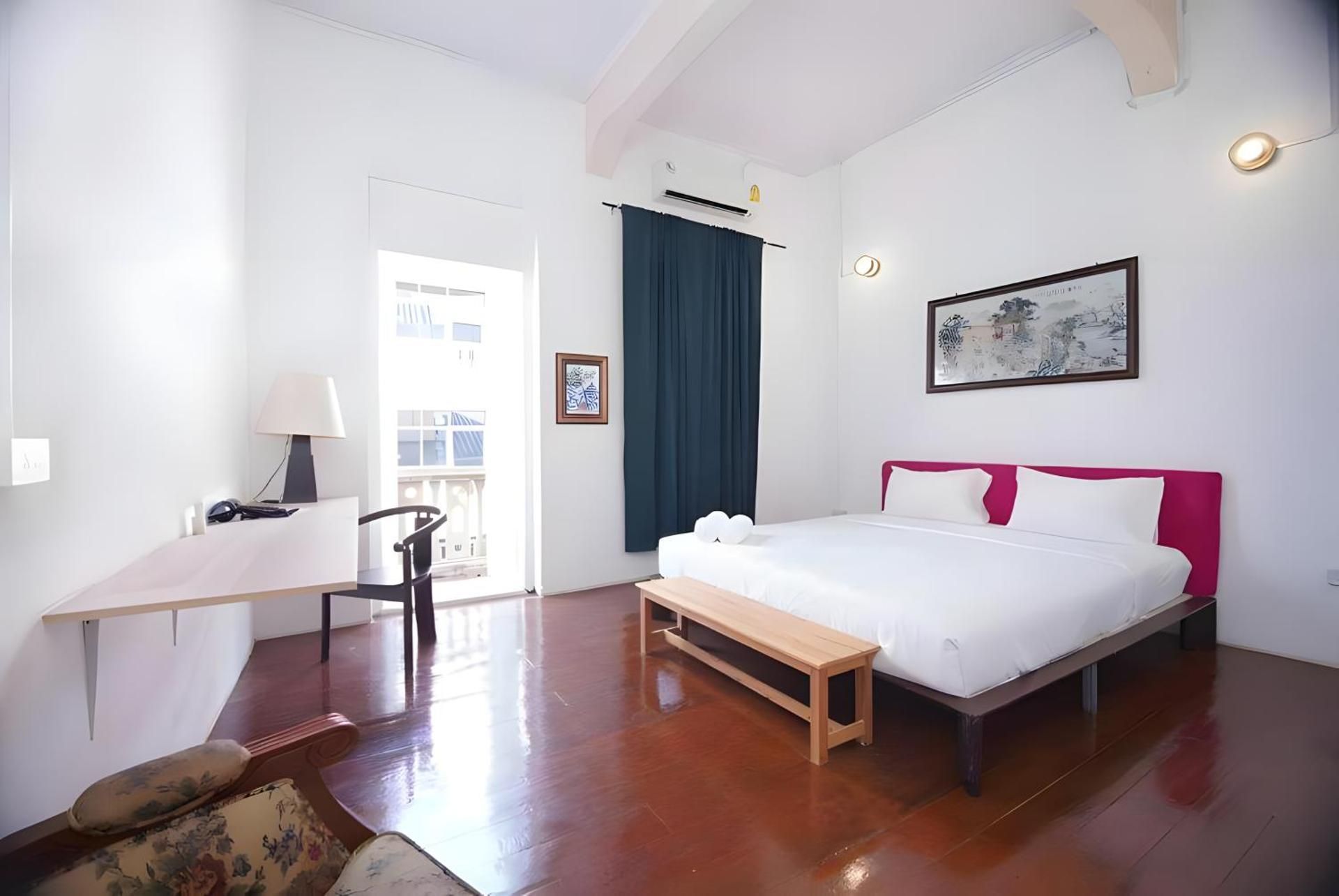 Mitr Inn Yaowarat - มิตร อินน์ เยาวราช Studio with Balcony