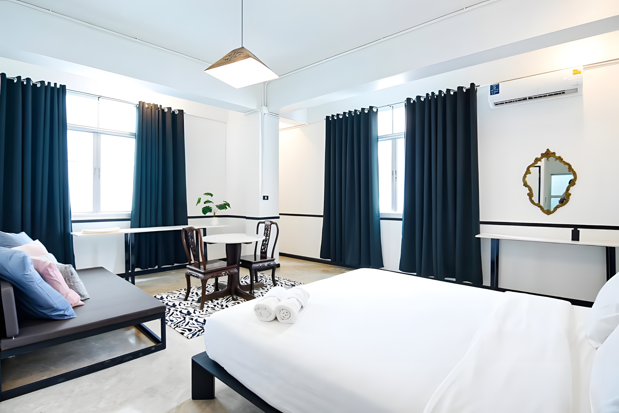 King Bed Suite