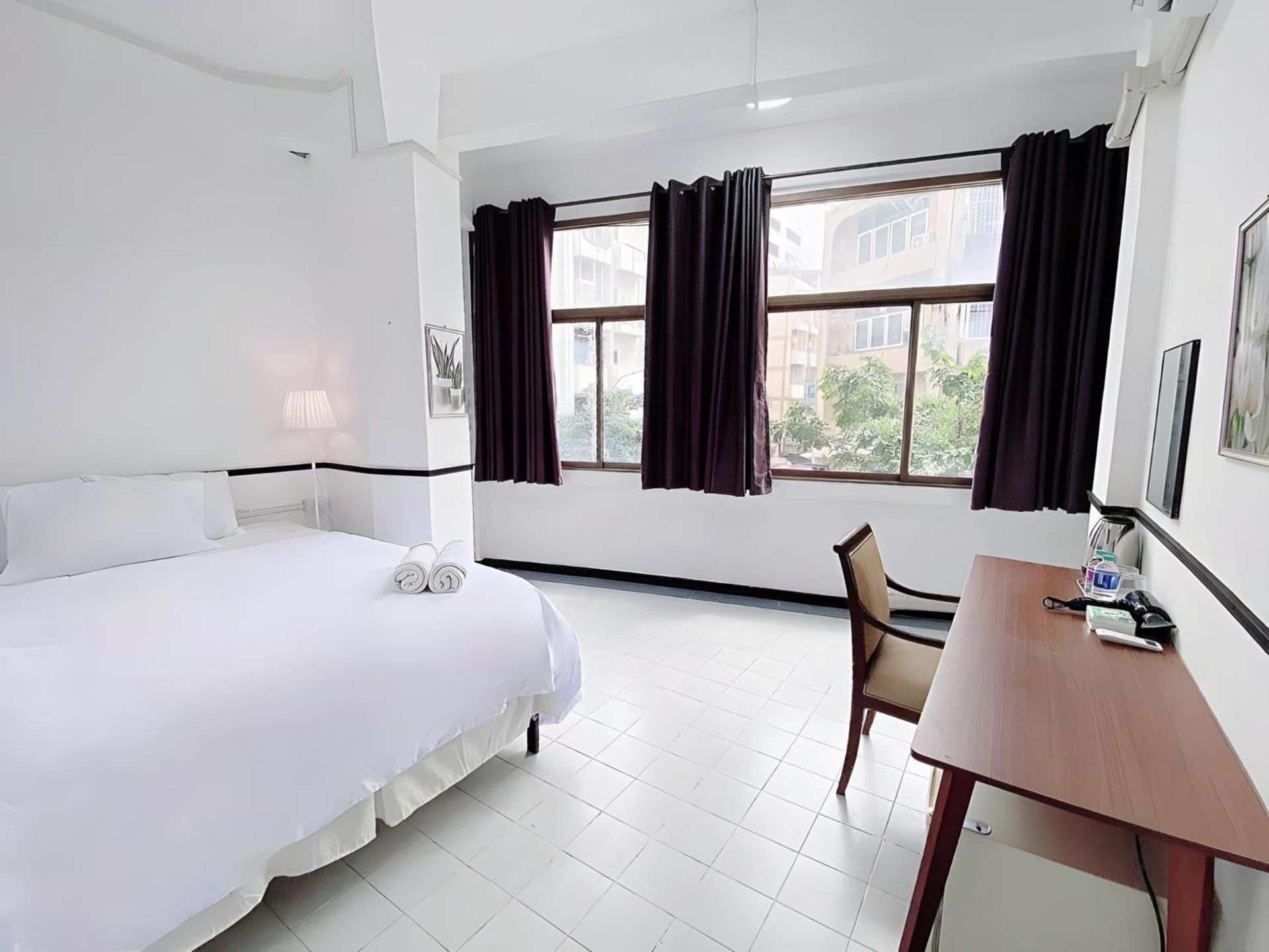 Deluxe Queen Room