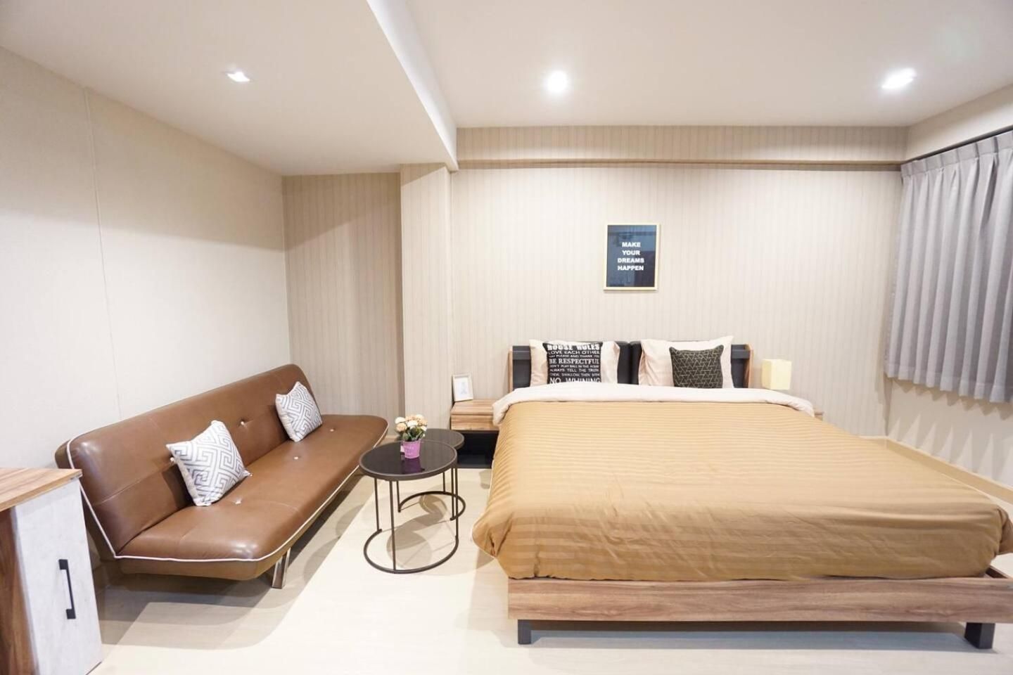 One-Bedroom Apartment