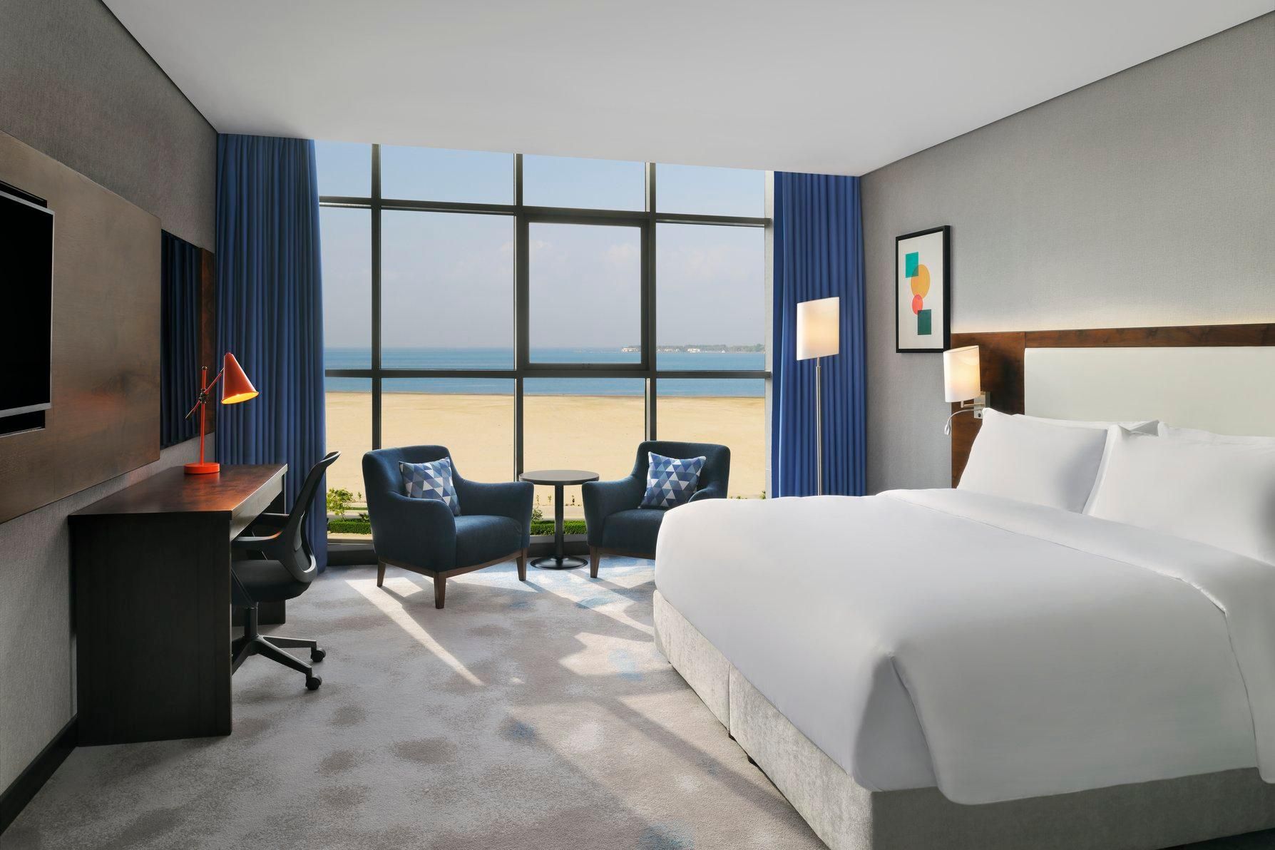 1 King Standard Sea View