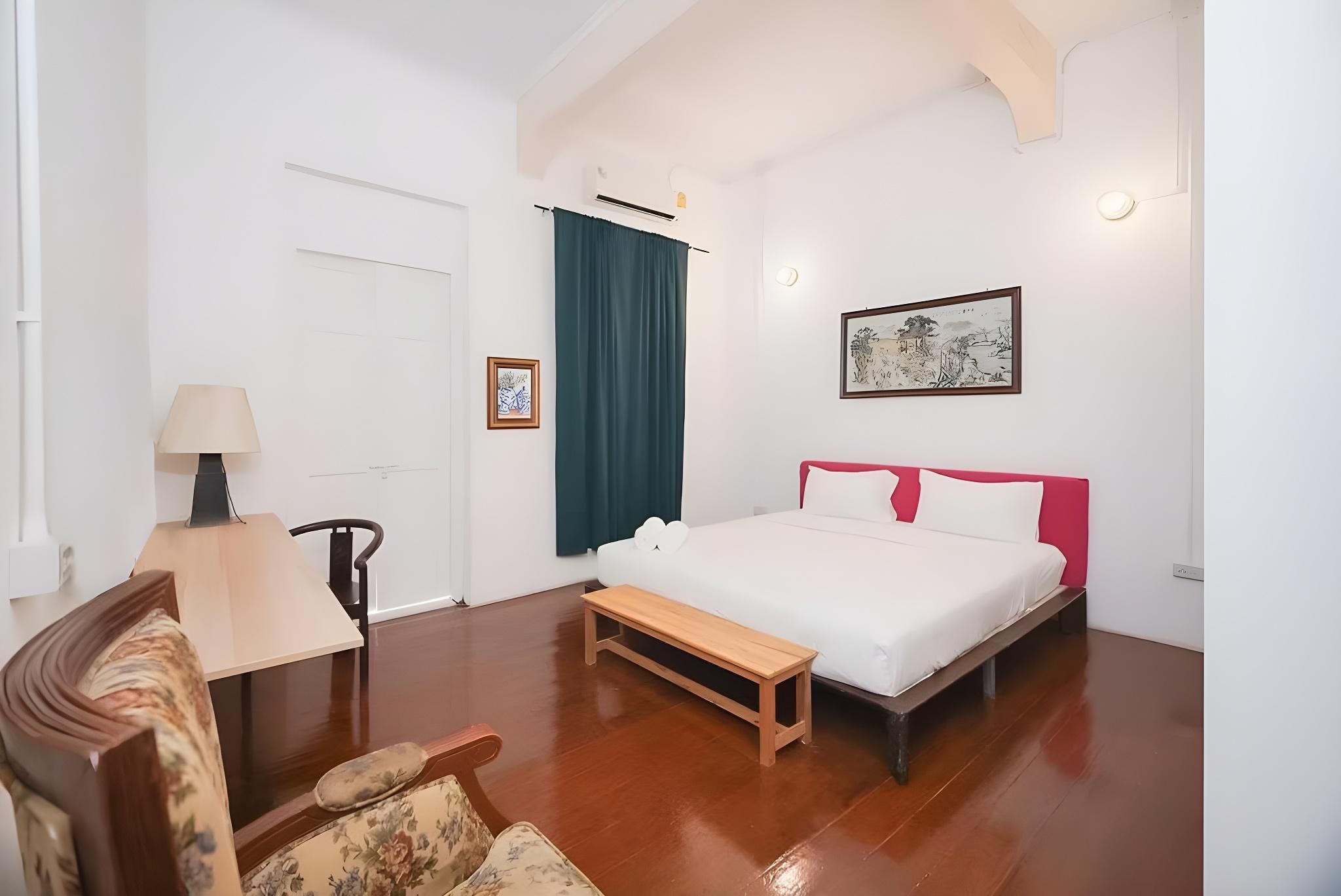 Studio - King Room with Balcony