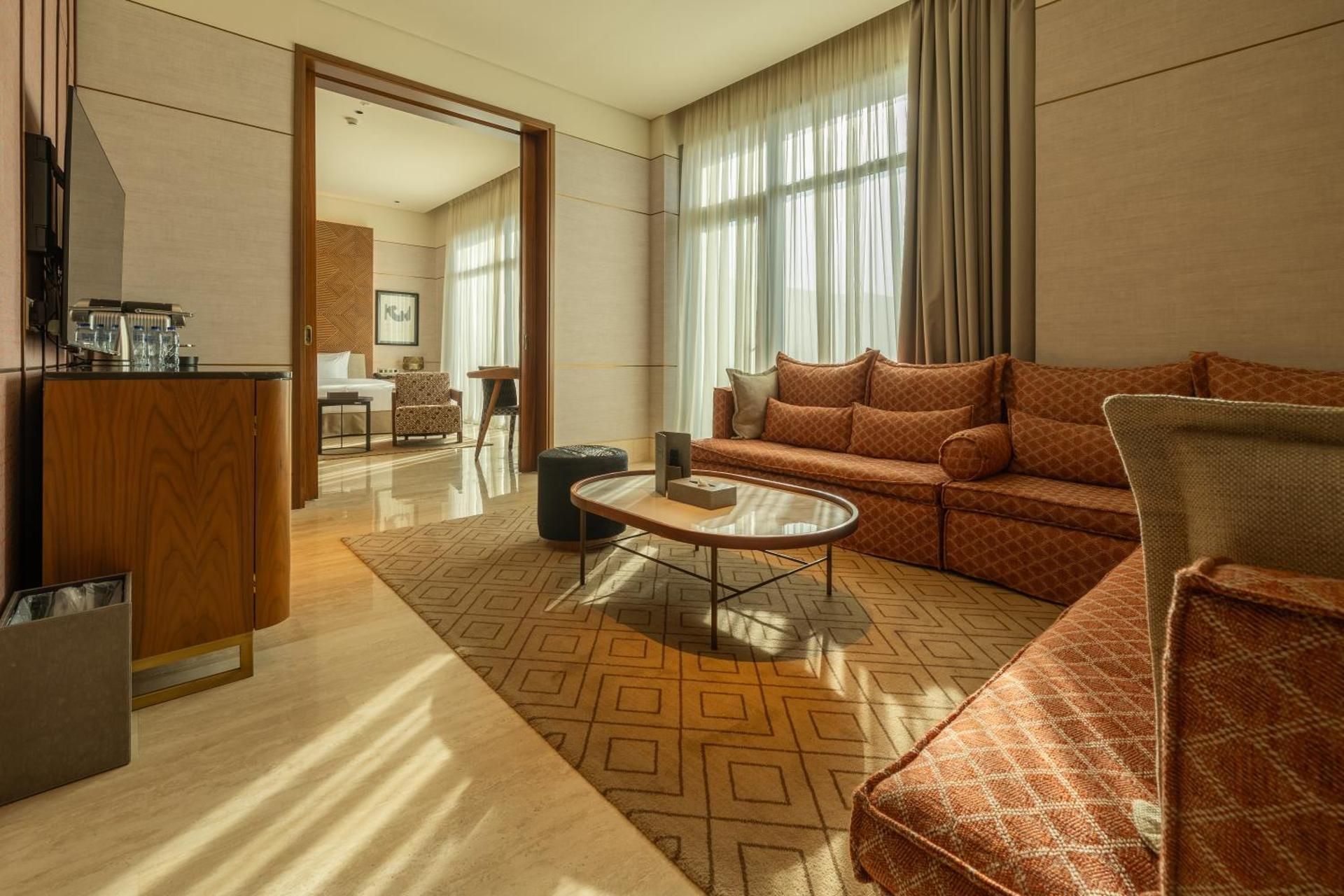 08 - Executive Suite