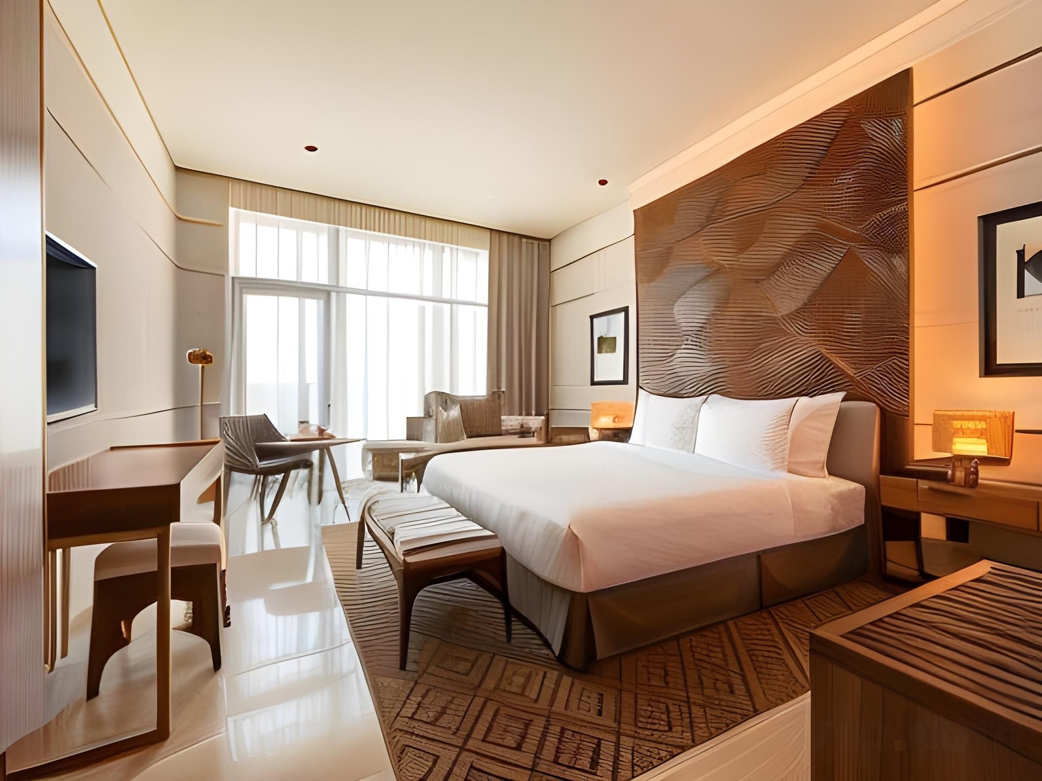 08 - Executive Suite