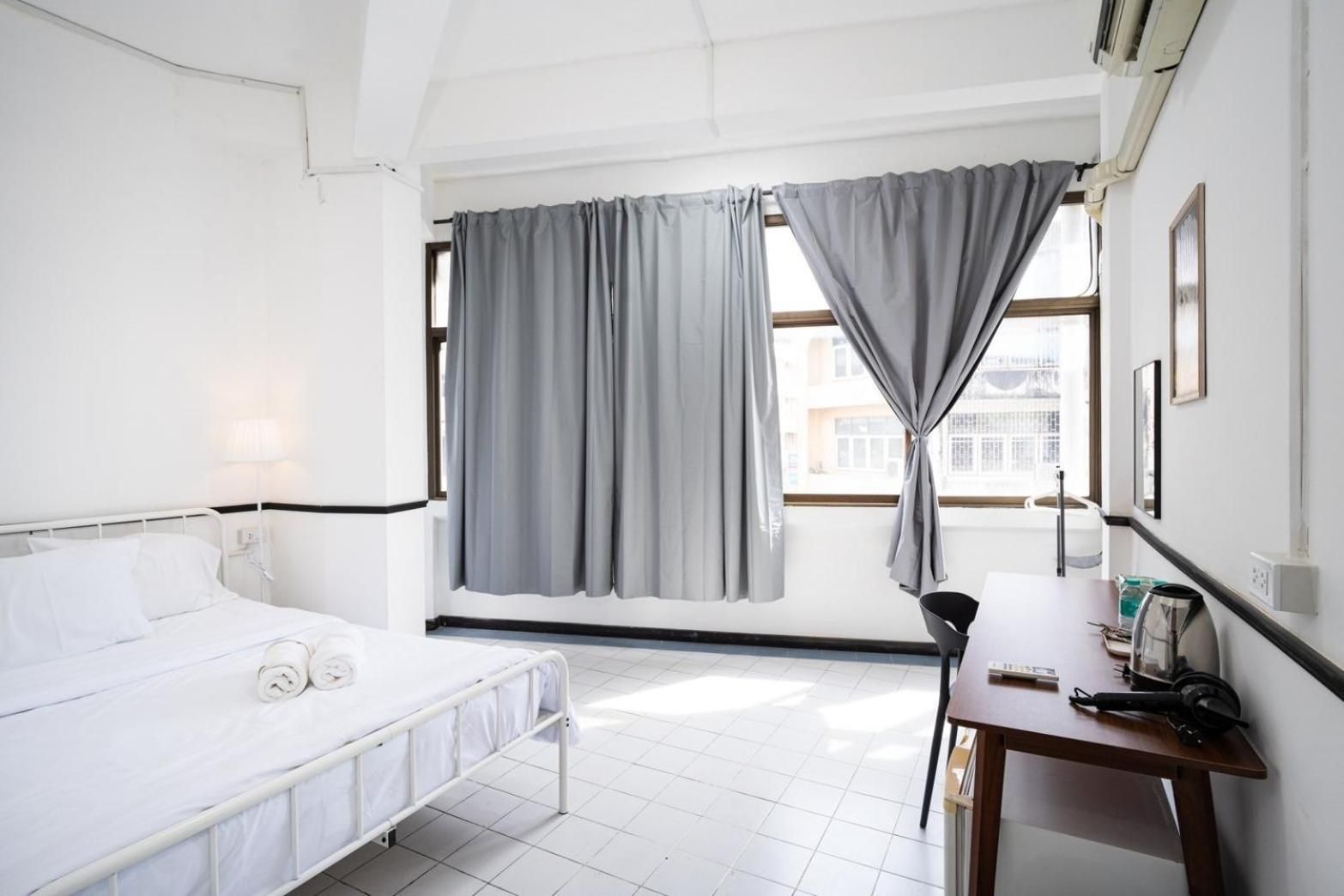 Deluxe Queen Room