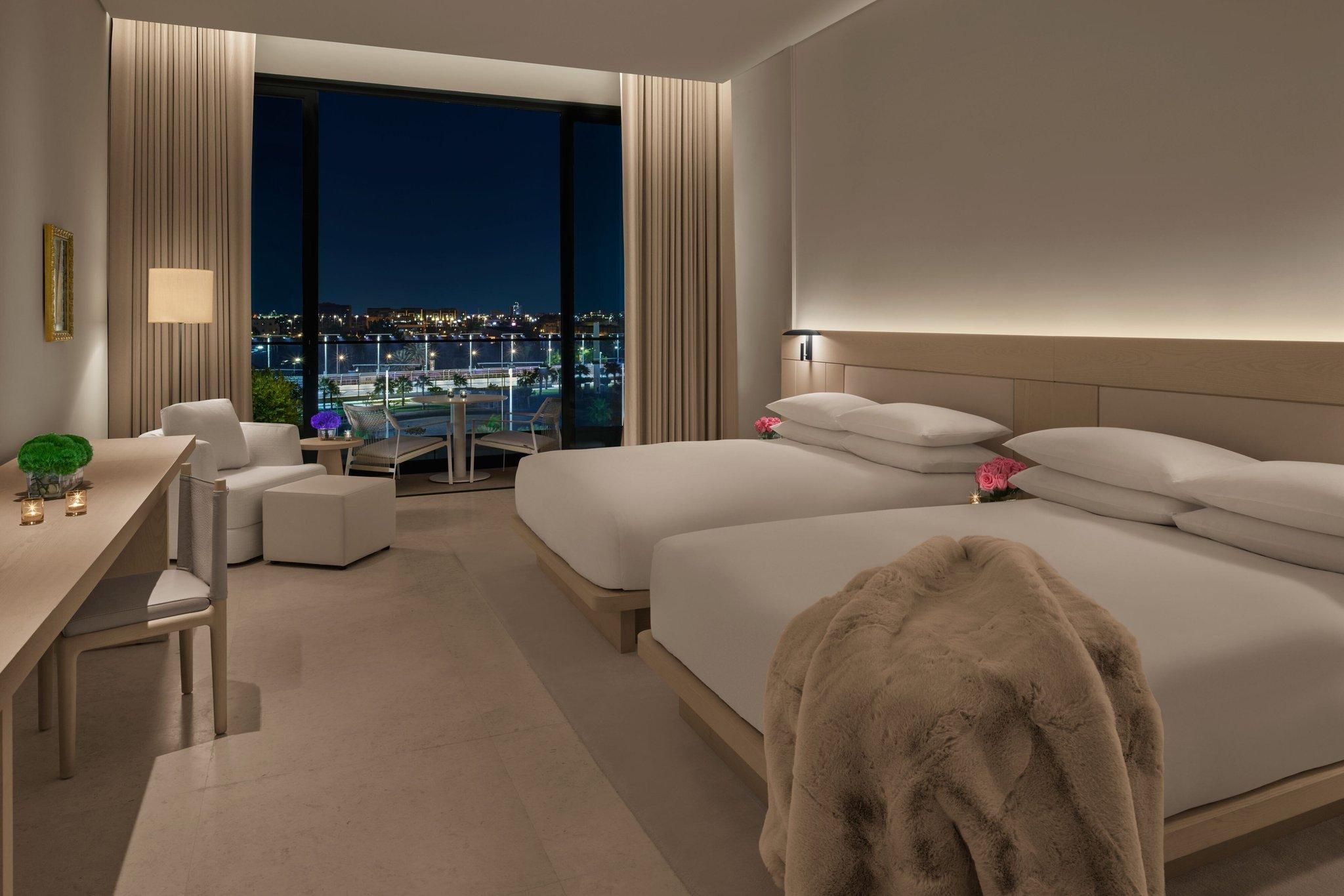 Deluxe Queen City View, Guest room, 2 Queen