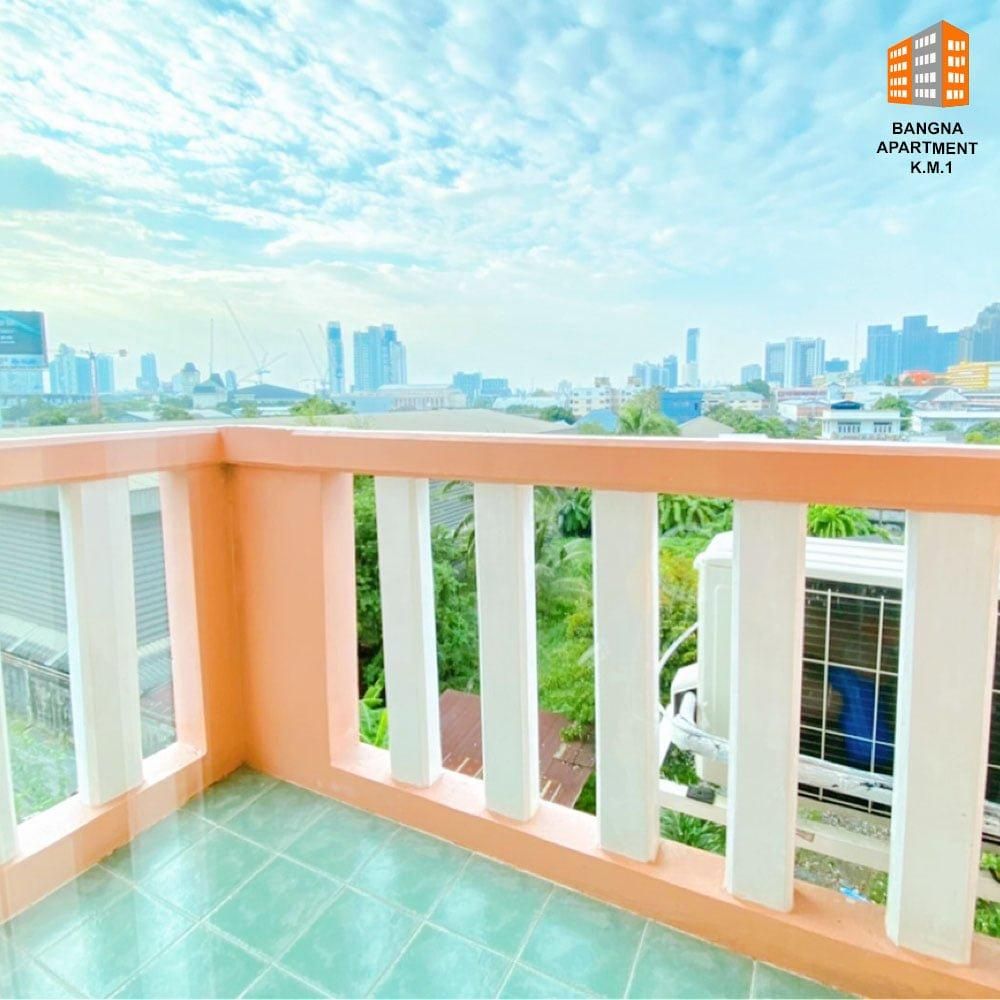 Studio with Balcony City View