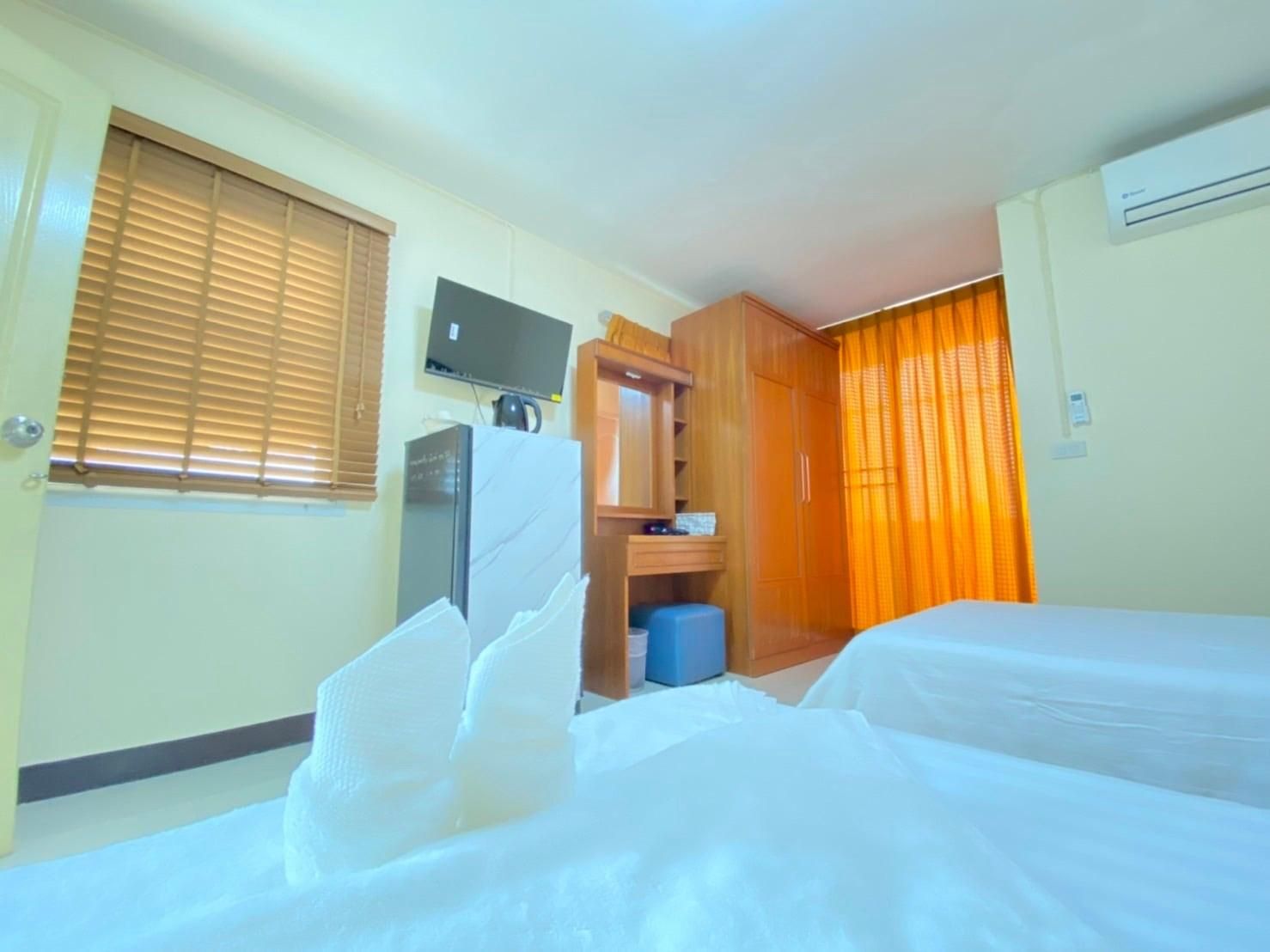 Studio Balcony Twin Bed